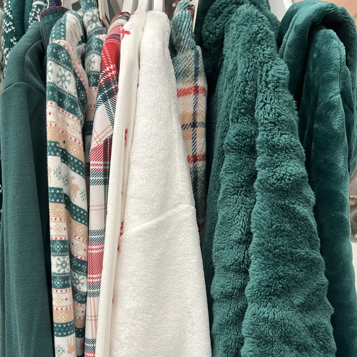 THE COZY STORY: A HOLIDAY PRESS ESCAPE