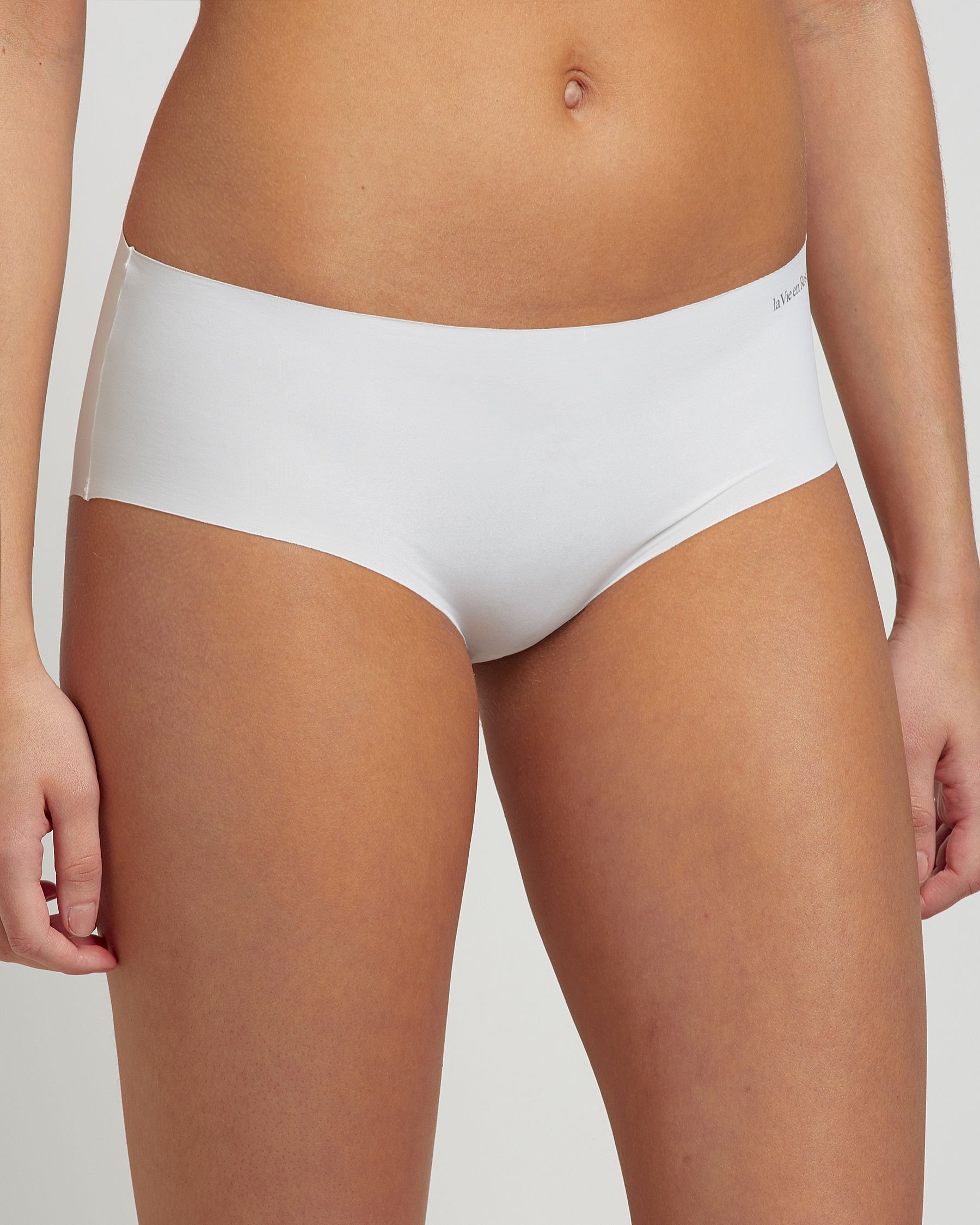 LA VIE EN ROSE Microfiber Invisible Hiphugger Panty White 619-223-1-00 - View1