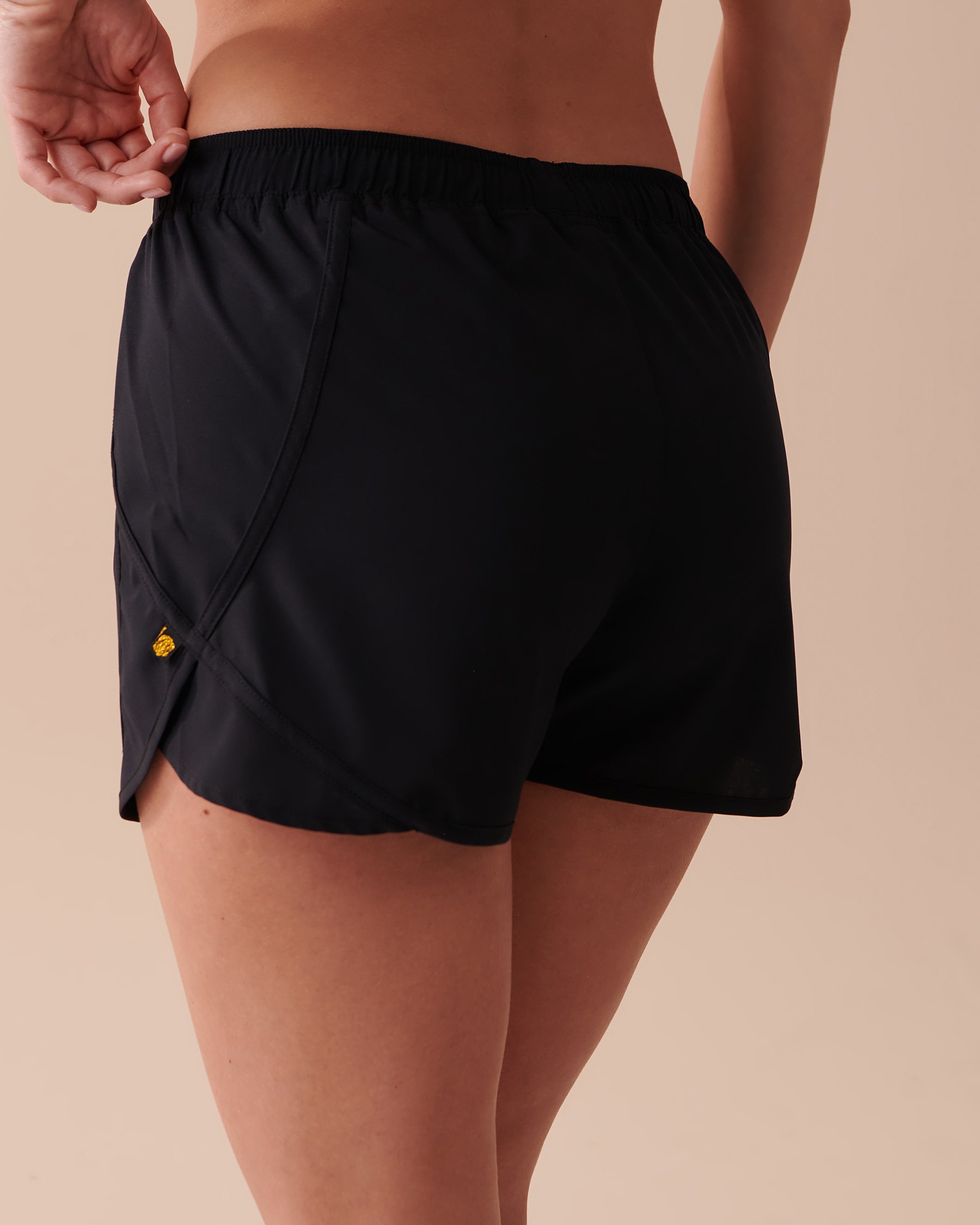 LA VIE EN ROSE AQUA Recycled Fiberts Shorts Black 80200041 - View3