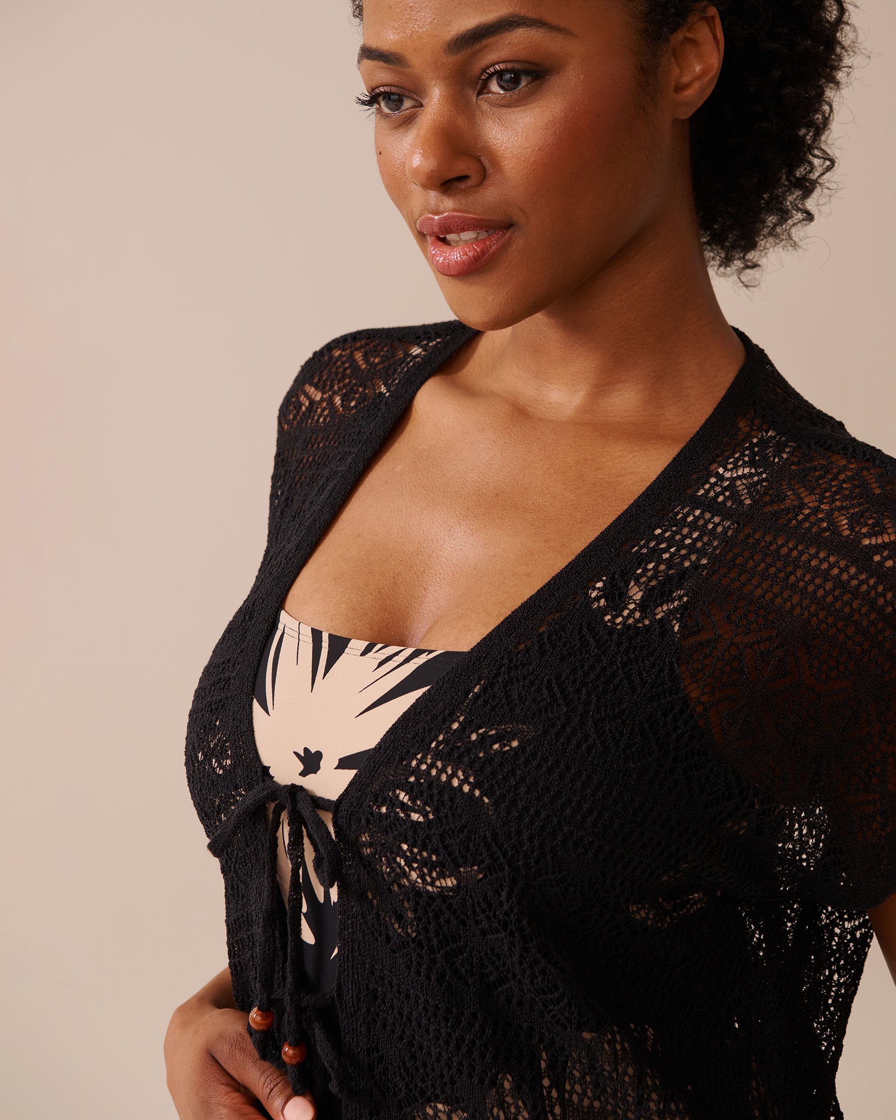 LA VIE EN ROSE AQUA Open-Front Crochet Caftan Black 80400067 - View5