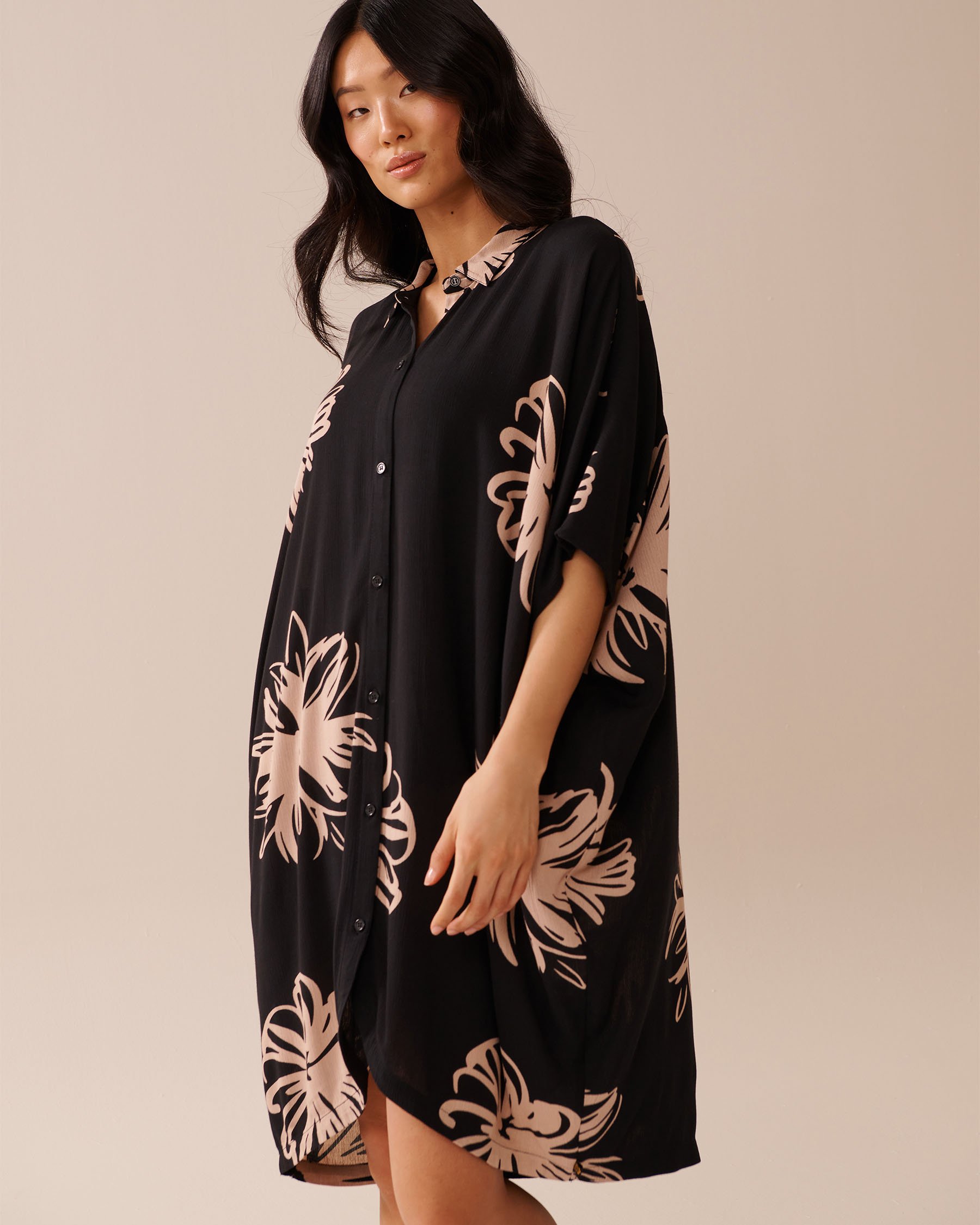 LA VIE EN ROSE AQUA Long Gauze Shirt Black Hibiscus 80100035 - View5