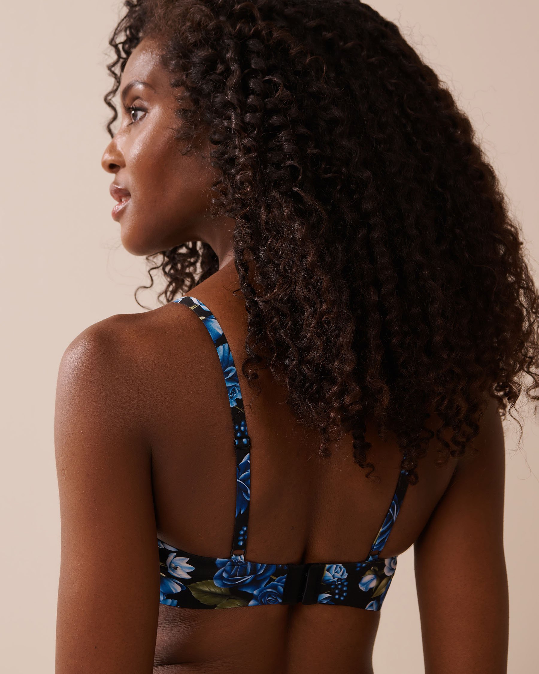 LA VIE EN ROSE Sheer Mesh Bralette Blue Rose Garden 10100182 - View2