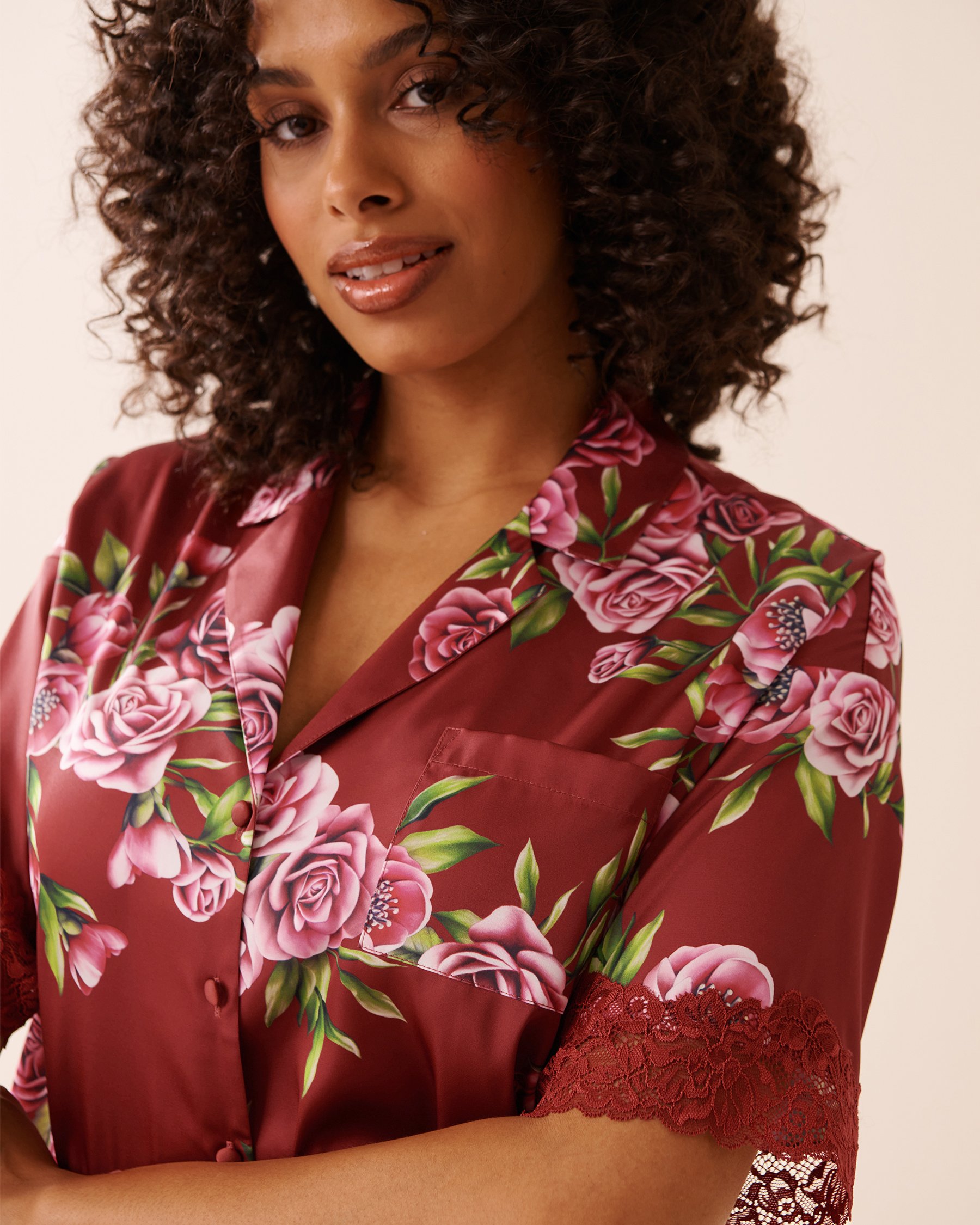 LA VIE EN ROSE Rose Print Satin and Lace Trim Button-down Shirt Red Rose Garden 60100143 - View3