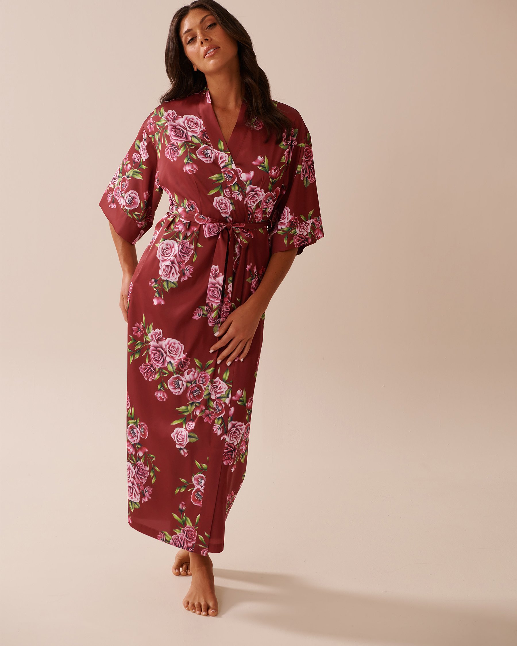 LA VIE EN ROSE Rose Print Satin Long Kimono Red Rose Garden 60600098 - View8