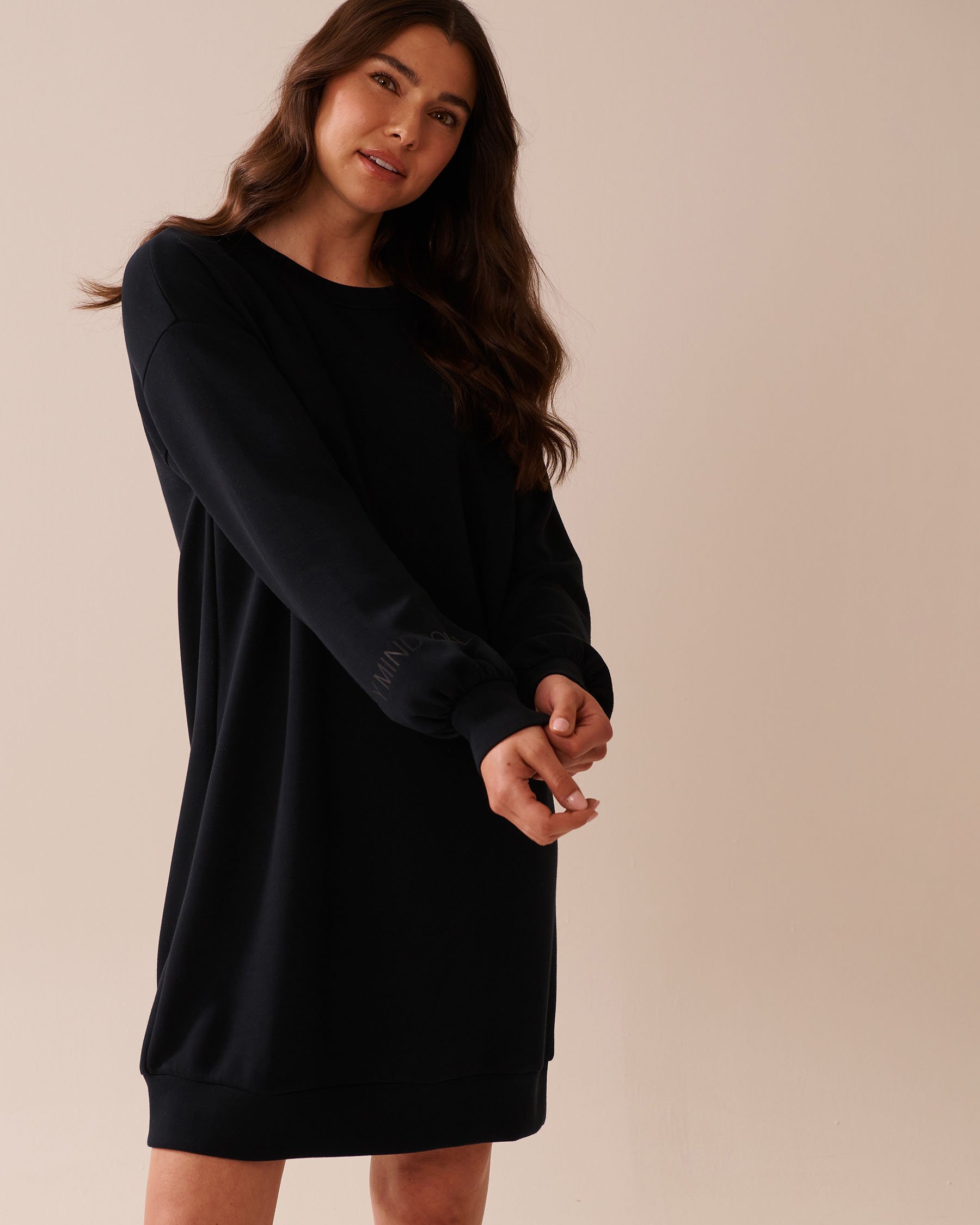 LA VIE EN ROSE Oversized Sweatshirt Dress Black 50400044 - View1