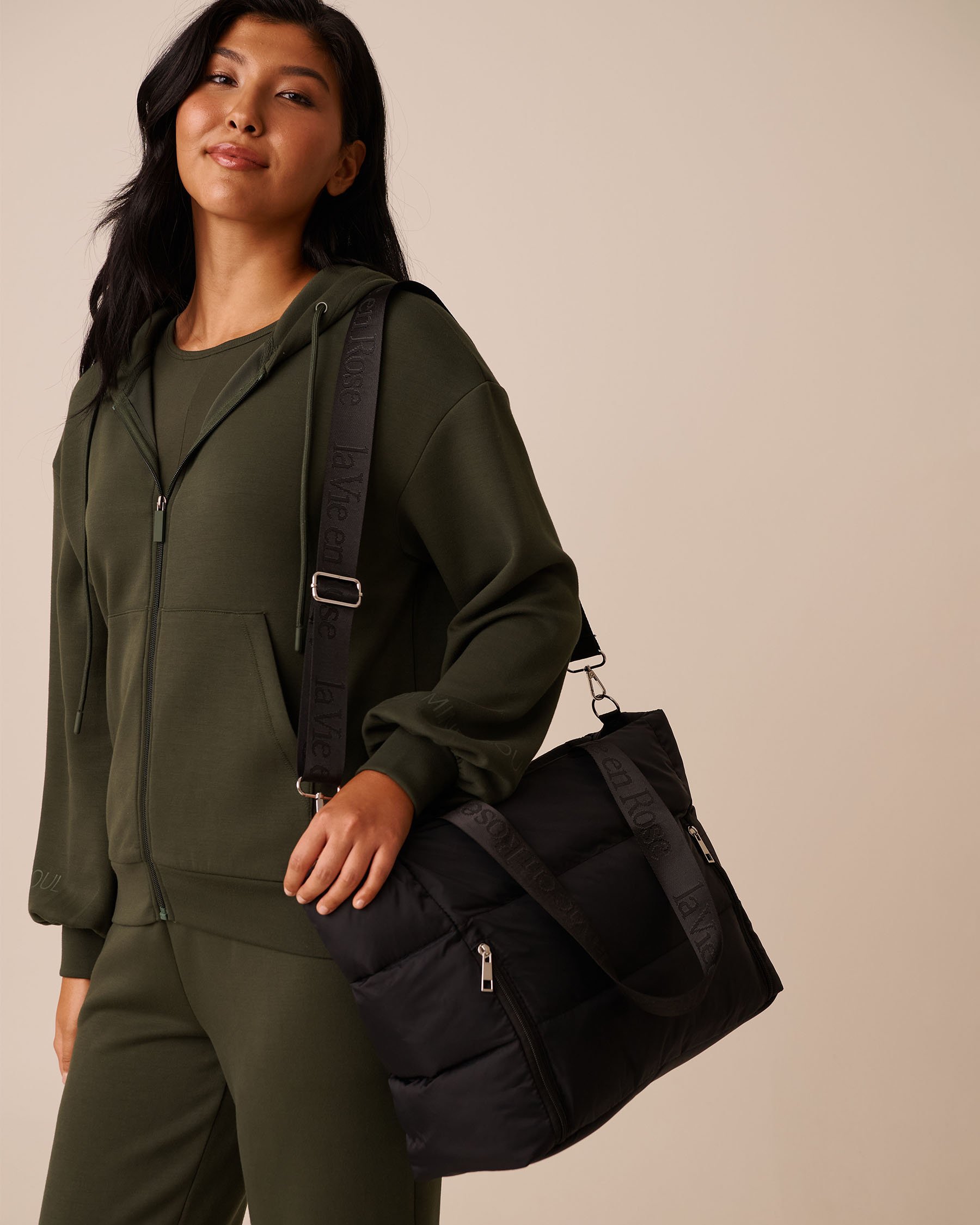 LA VIE EN ROSE Quilted Tote Bag Black 40700404 - View5