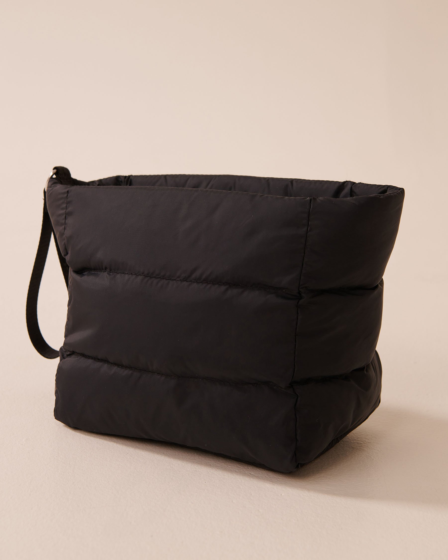 LA VIE EN ROSE Quilted Cosmetic Bag Black 40700405 - View1