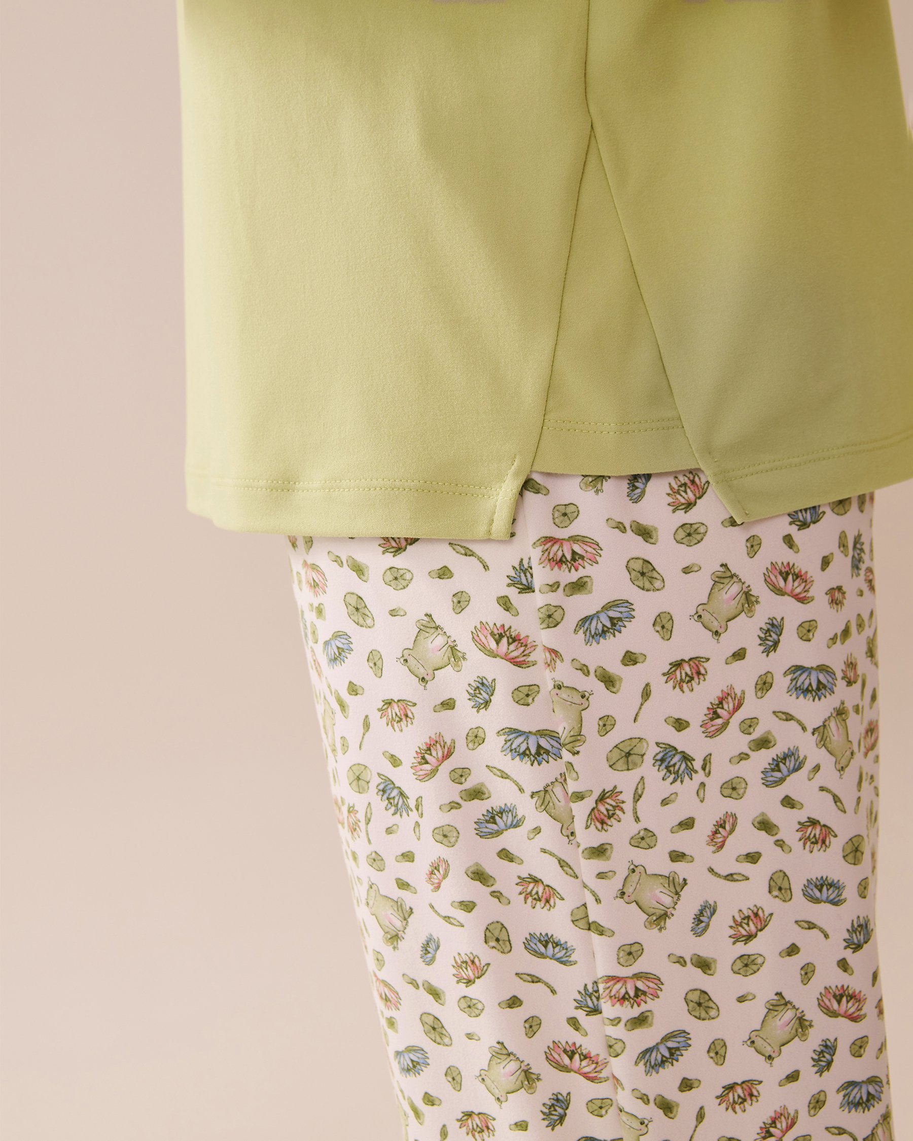 LA VIE EN ROSE Chandail manches longues ultra doux imprimé grenouille Vert melon 40100762 - Voir4