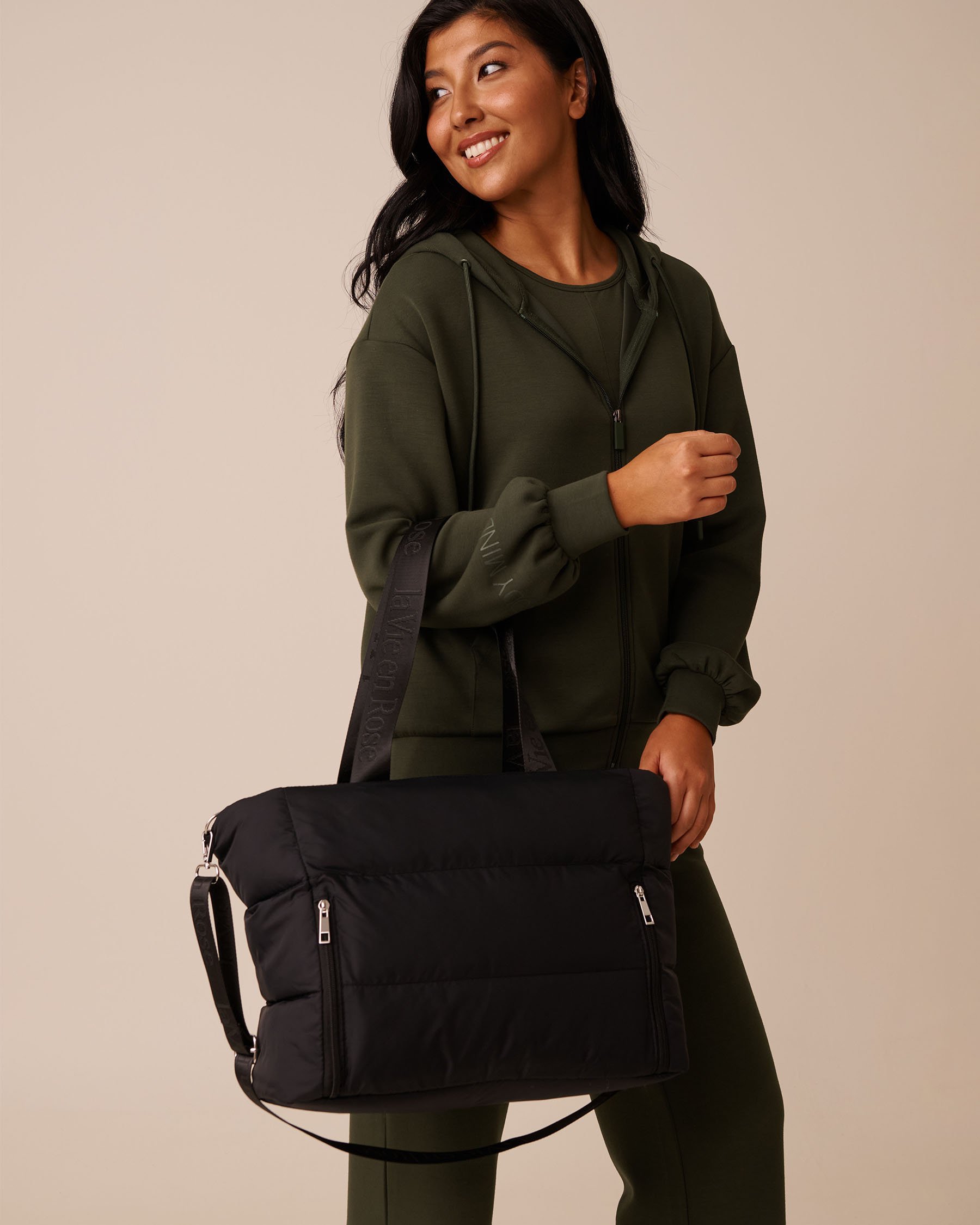 LA VIE EN ROSE Quilted Tote Bag Black 40700404 - View4