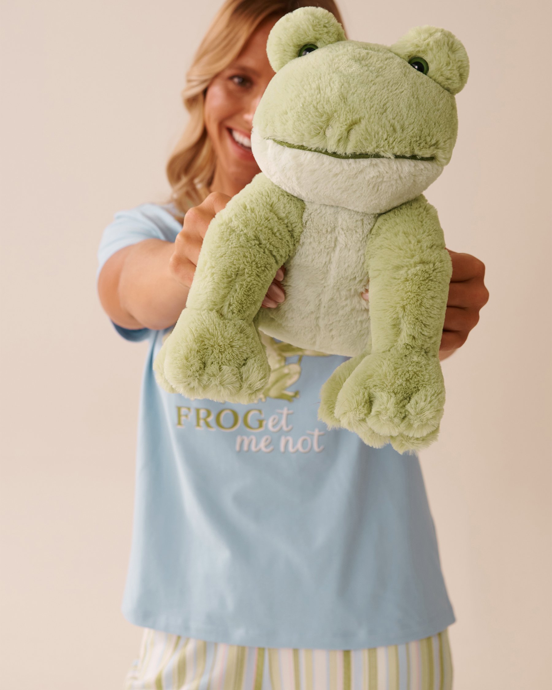 LA VIE EN ROSE Stuffed Frog Honeydew Green 40700406 - View1