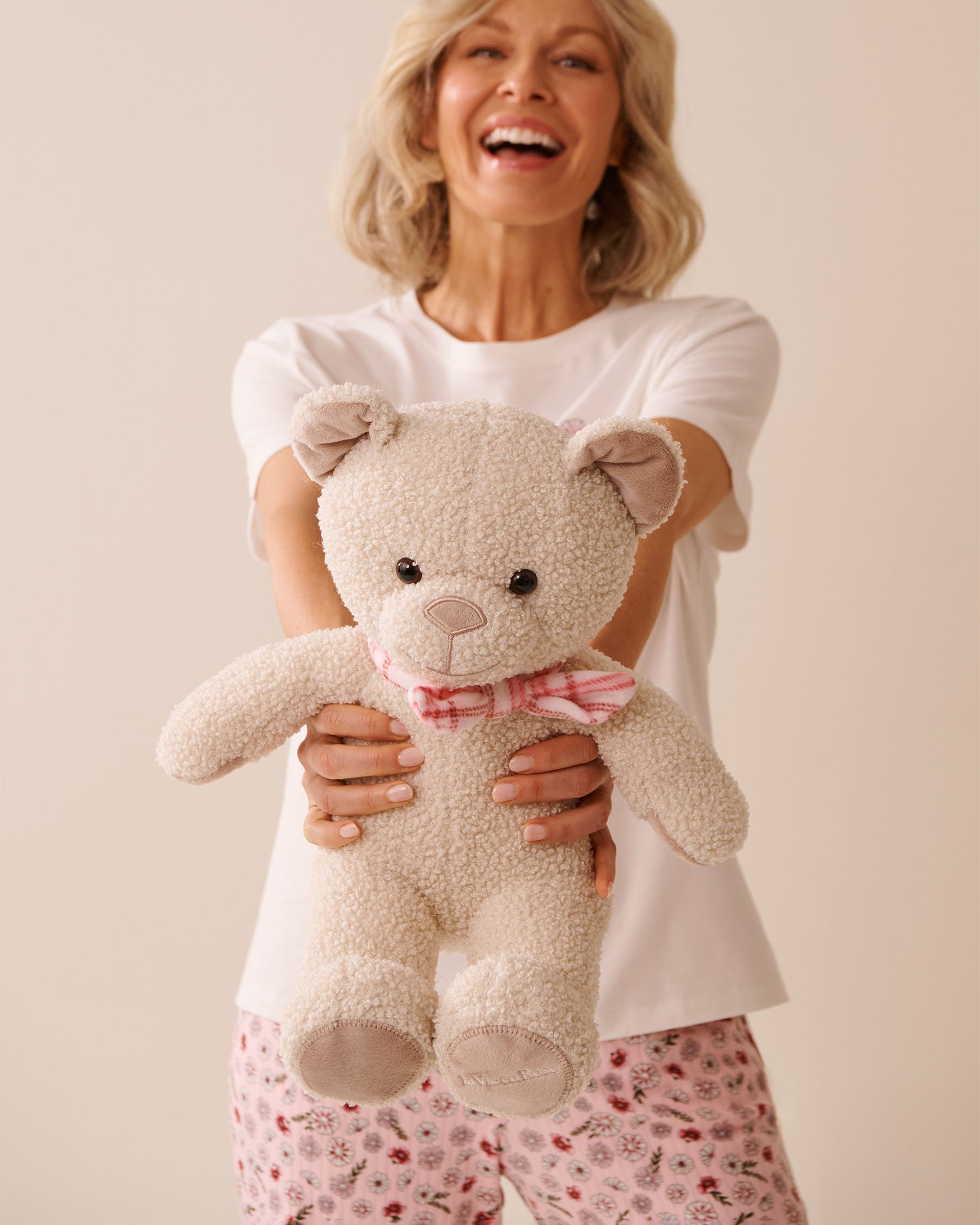 LA VIE EN ROSE Stuffed Teddy Bear Light Beige 40700407 - View1