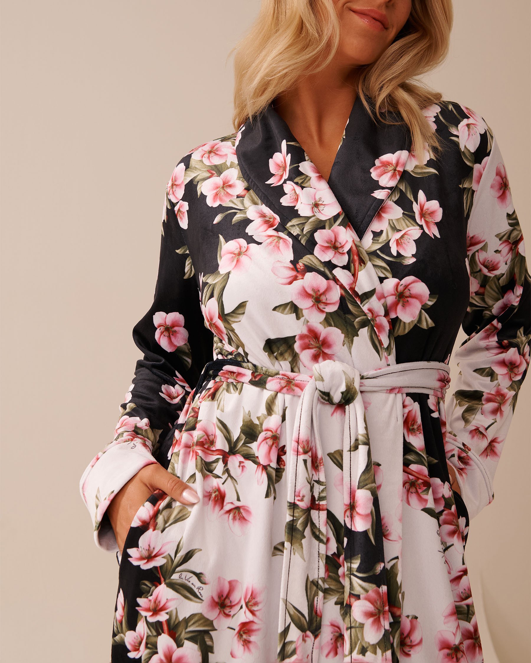 LA VIE EN ROSE Velvety Softness Long Robe Cherry Blossom 40600207 - View3
