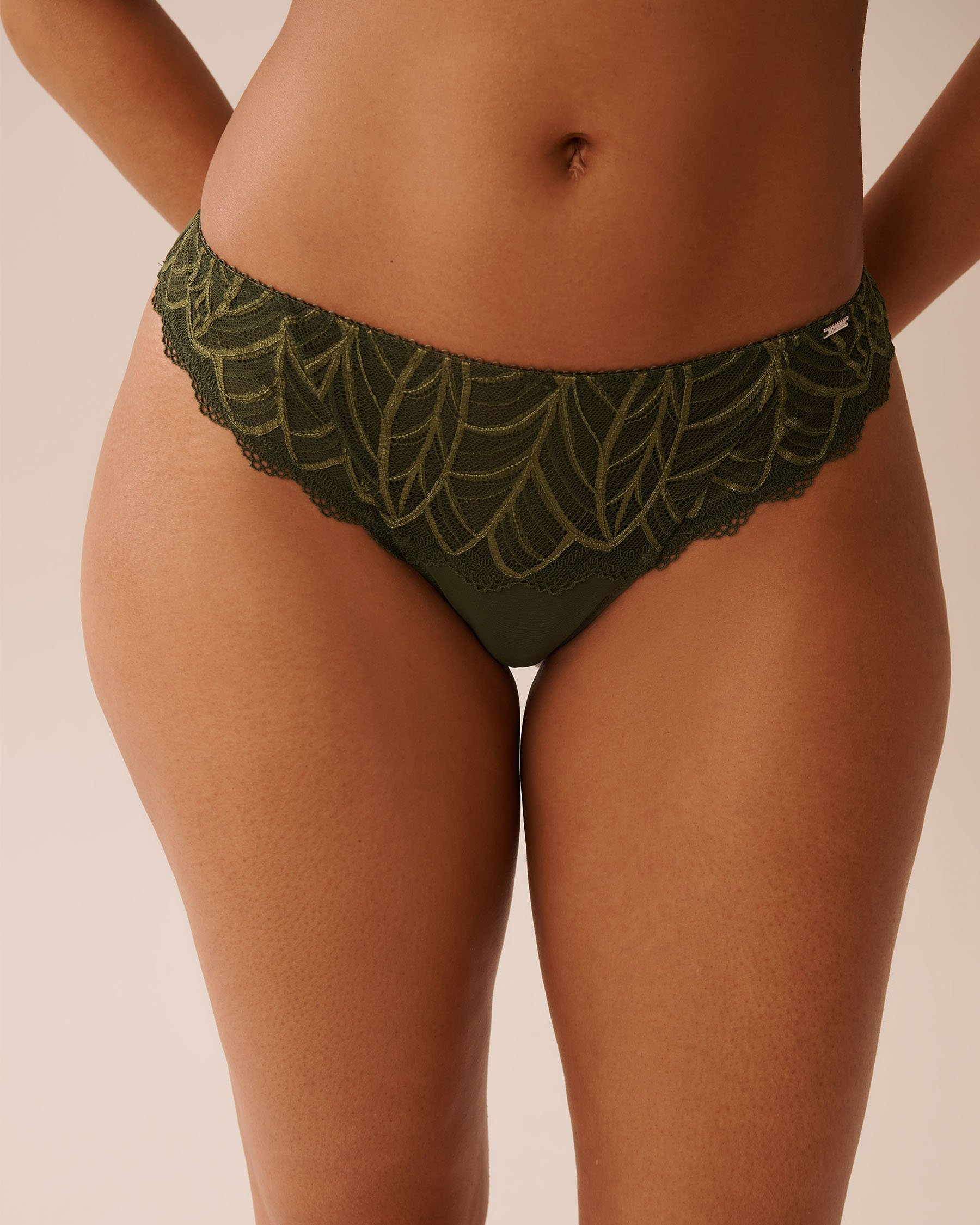 LA VIE EN ROSE 2-tone Lace and Mesh Thong Panty Olive Green 20300422 - View1