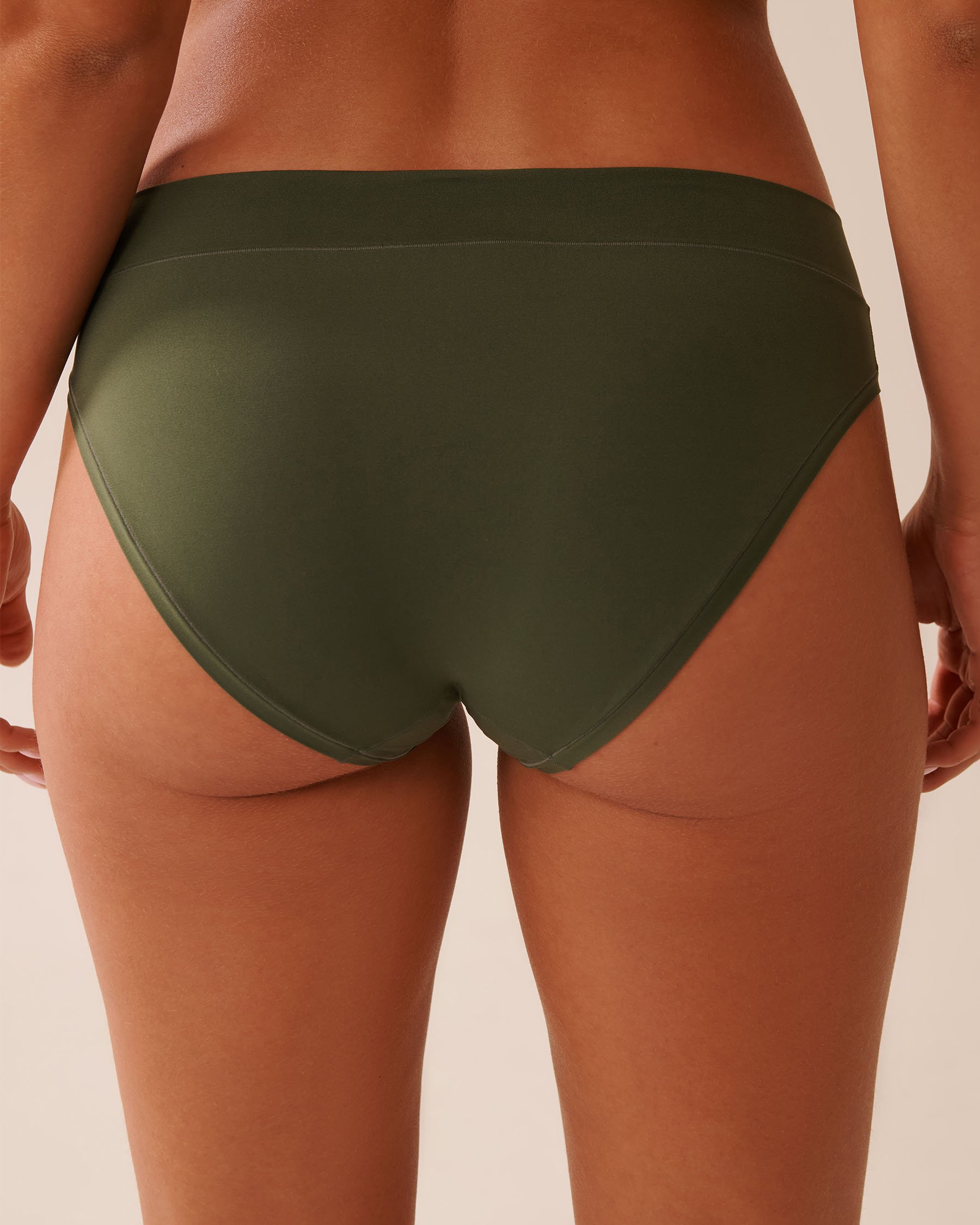 LA VIE EN ROSE Perfect Fit Bikini Panty Olive Green 20200672 - View2