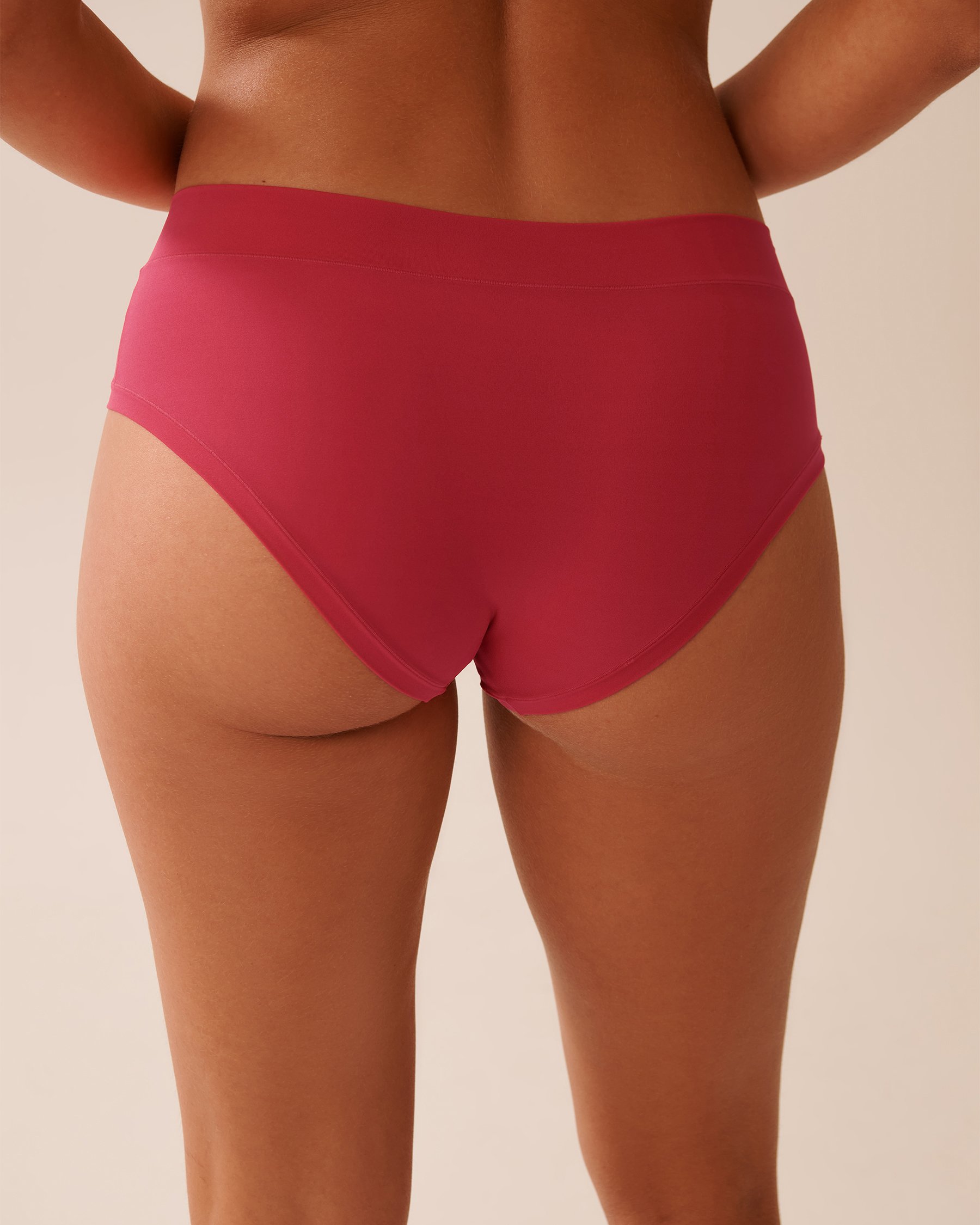 LA VIE EN ROSE Perfect Fit Hiphugger Panty Raspberry Pink 20200673 - View2