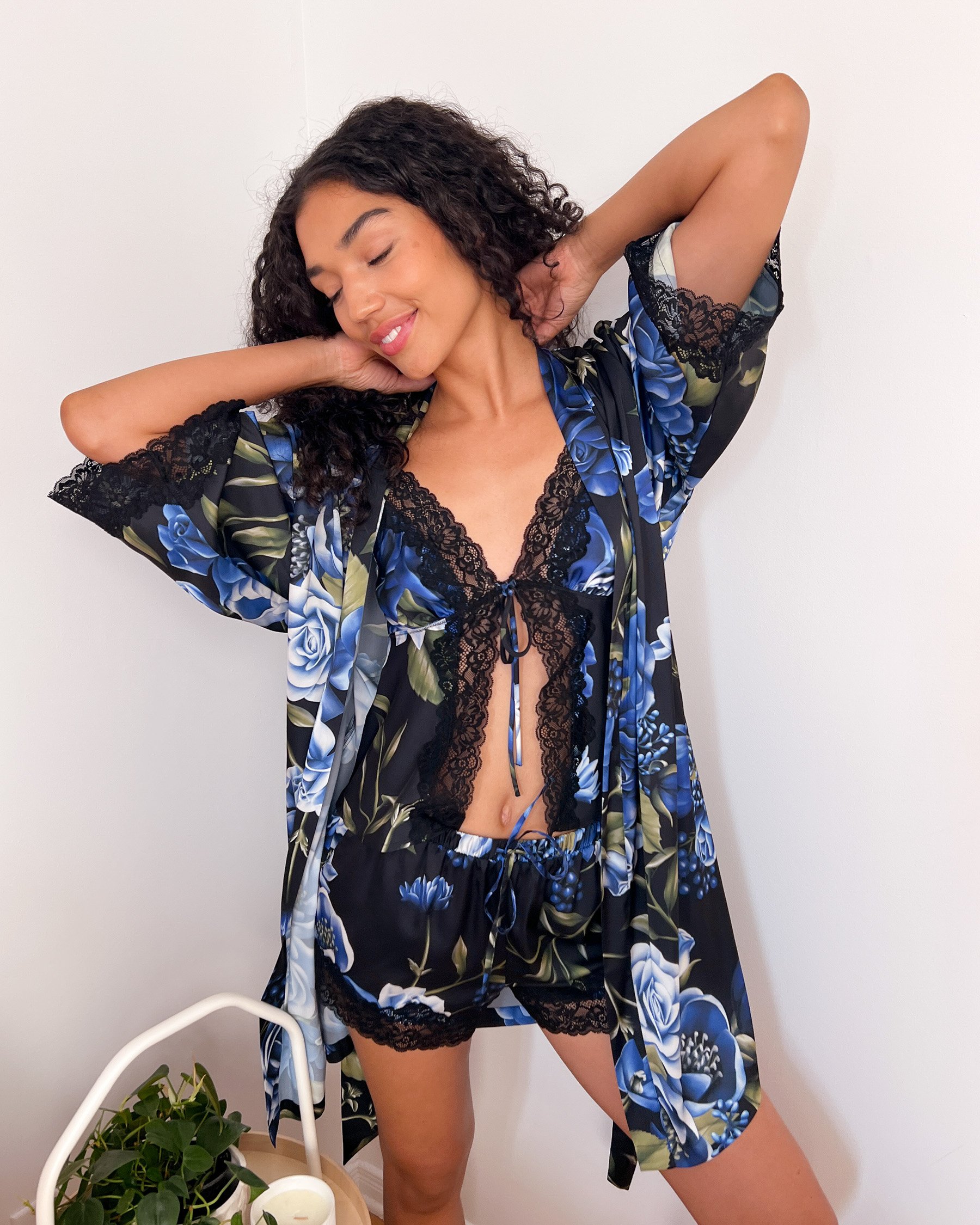 LA VIE EN ROSE Rose Print Satin and Lace Trim Kimono Blue Rose Garden 60600097 - View7