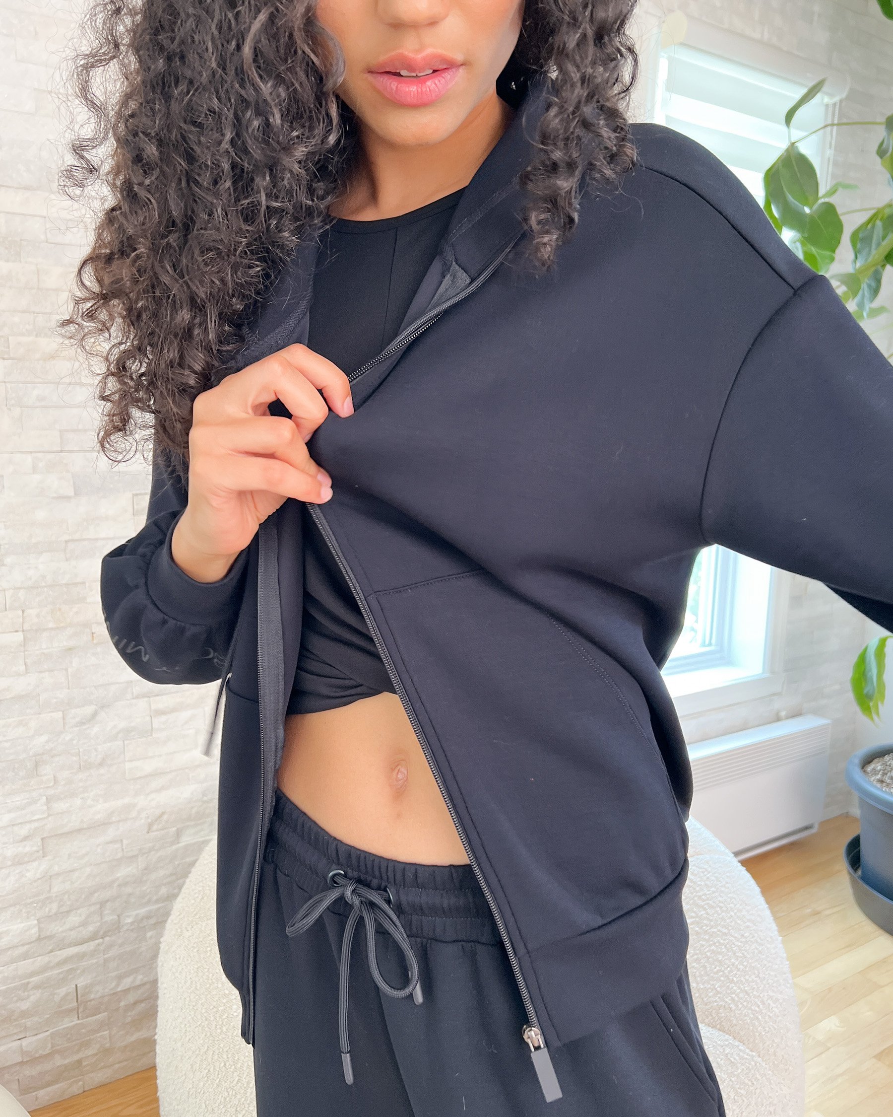 LA VIE EN ROSE Zip-up Hoodie Black 50100109 - View5