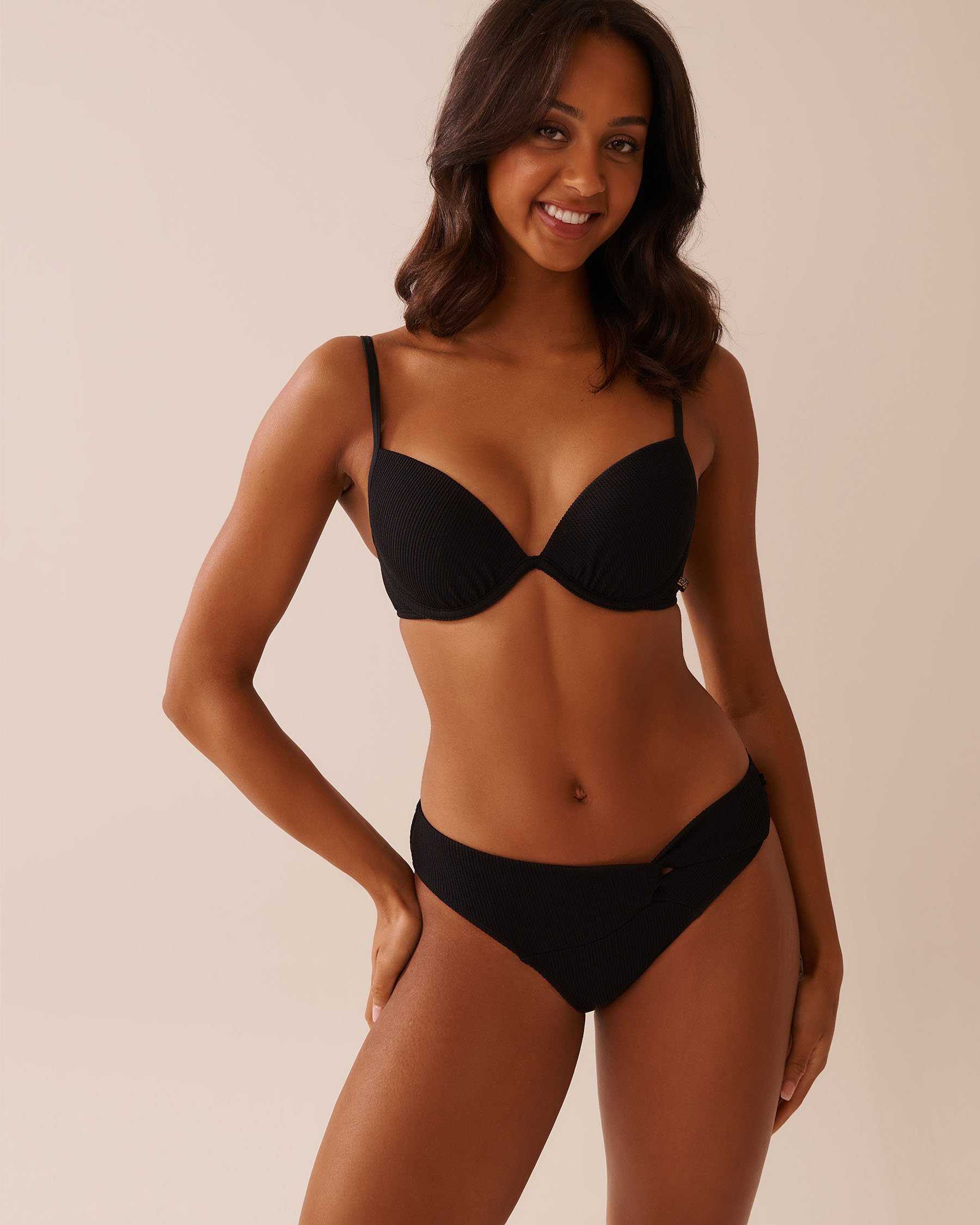 LA VIE EN ROSE AQUA SOLID Textured Push-up Bikini Top Black 70100815 - View3