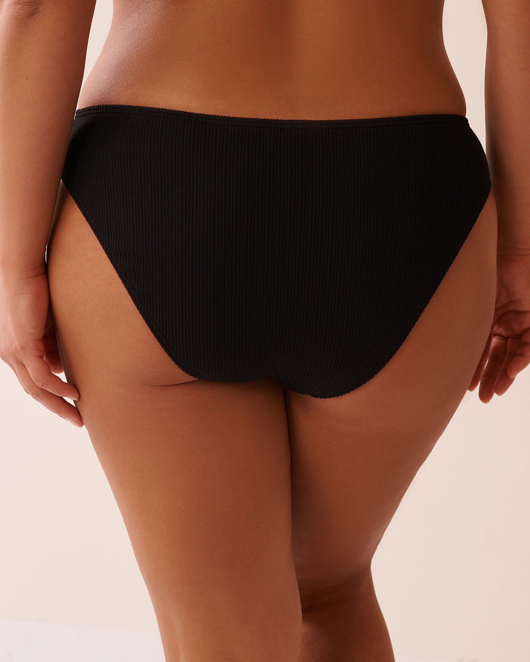 LA VIE EN ROSE AQUA Bas de bikini brésilien noué à l'avant texturé SOLID Noir 70300763 - Voir5