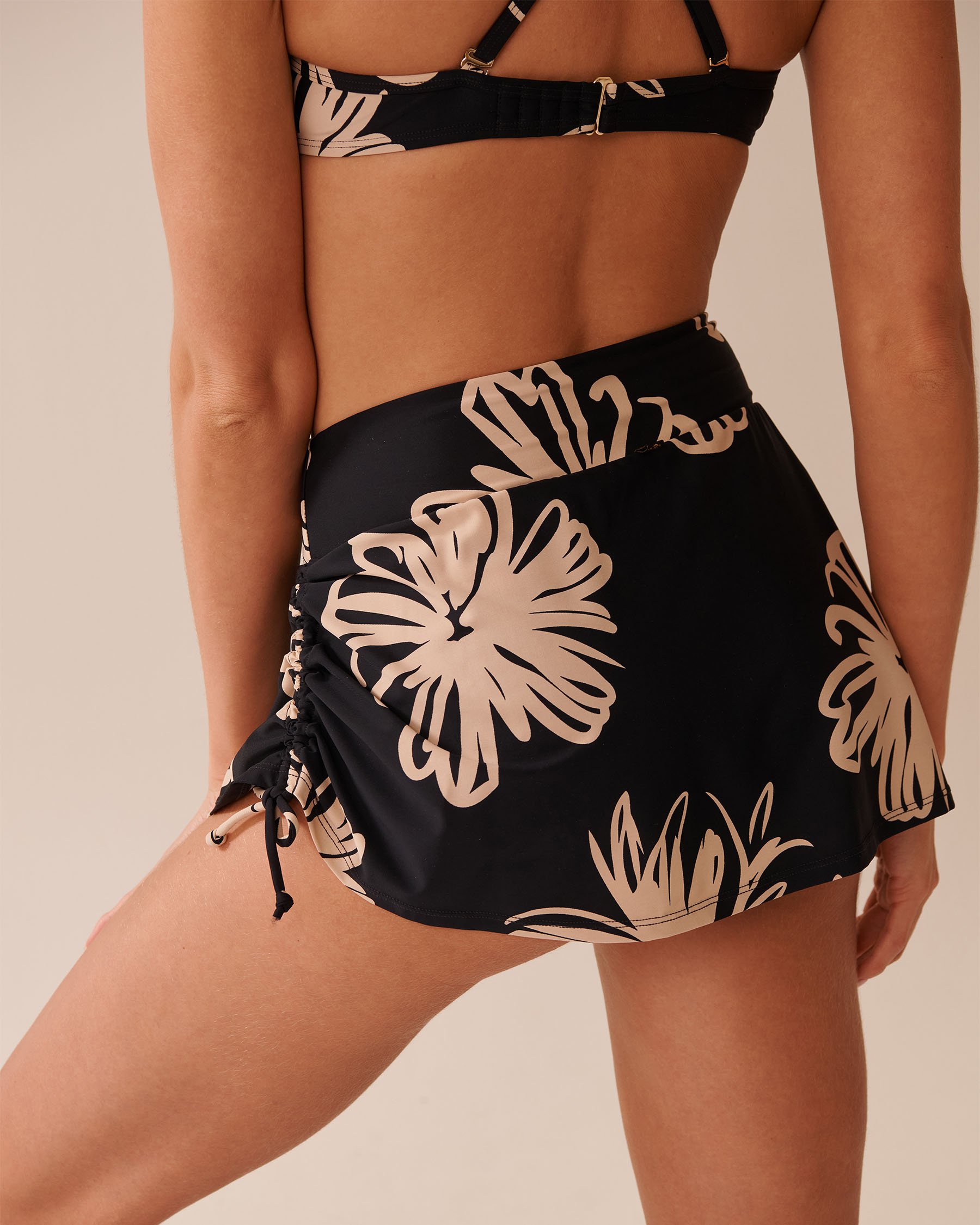 LA VIE EN ROSE AQUA BLACK HIBISCUS High Waist Skirt Bikini Bottom Black Hibiscus 70300771 - View4