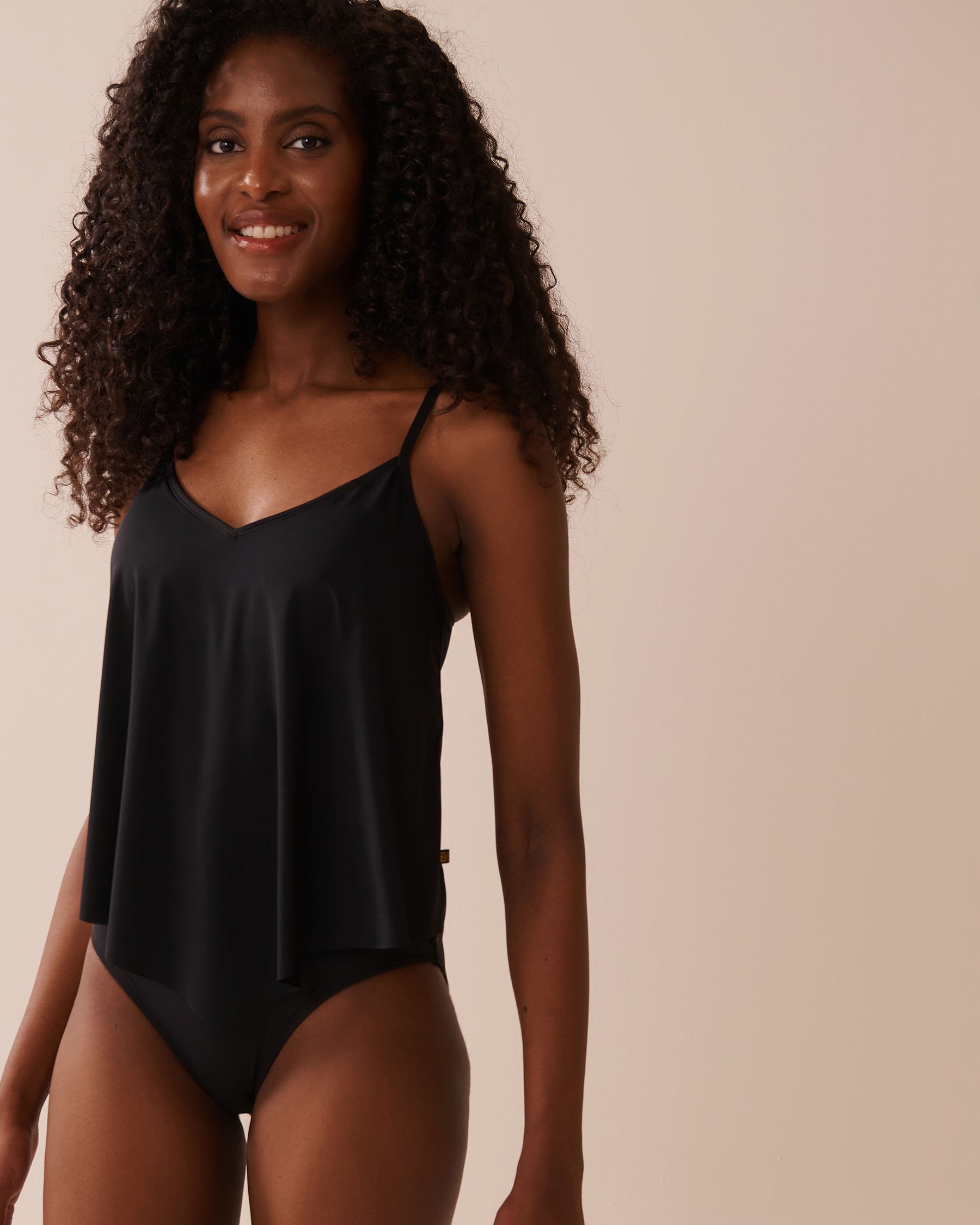 LA VIE EN ROSE AQUA SOLID V-neck Underwire Tankini Top Black 70100828 - View1
