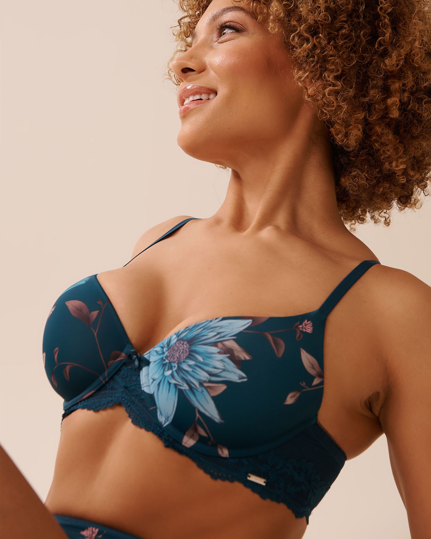 LA VIE EN ROSE Soutien-gorge doublure légère microfibre imprimée Chrysanthèmes bleus 10200544 - Voir3