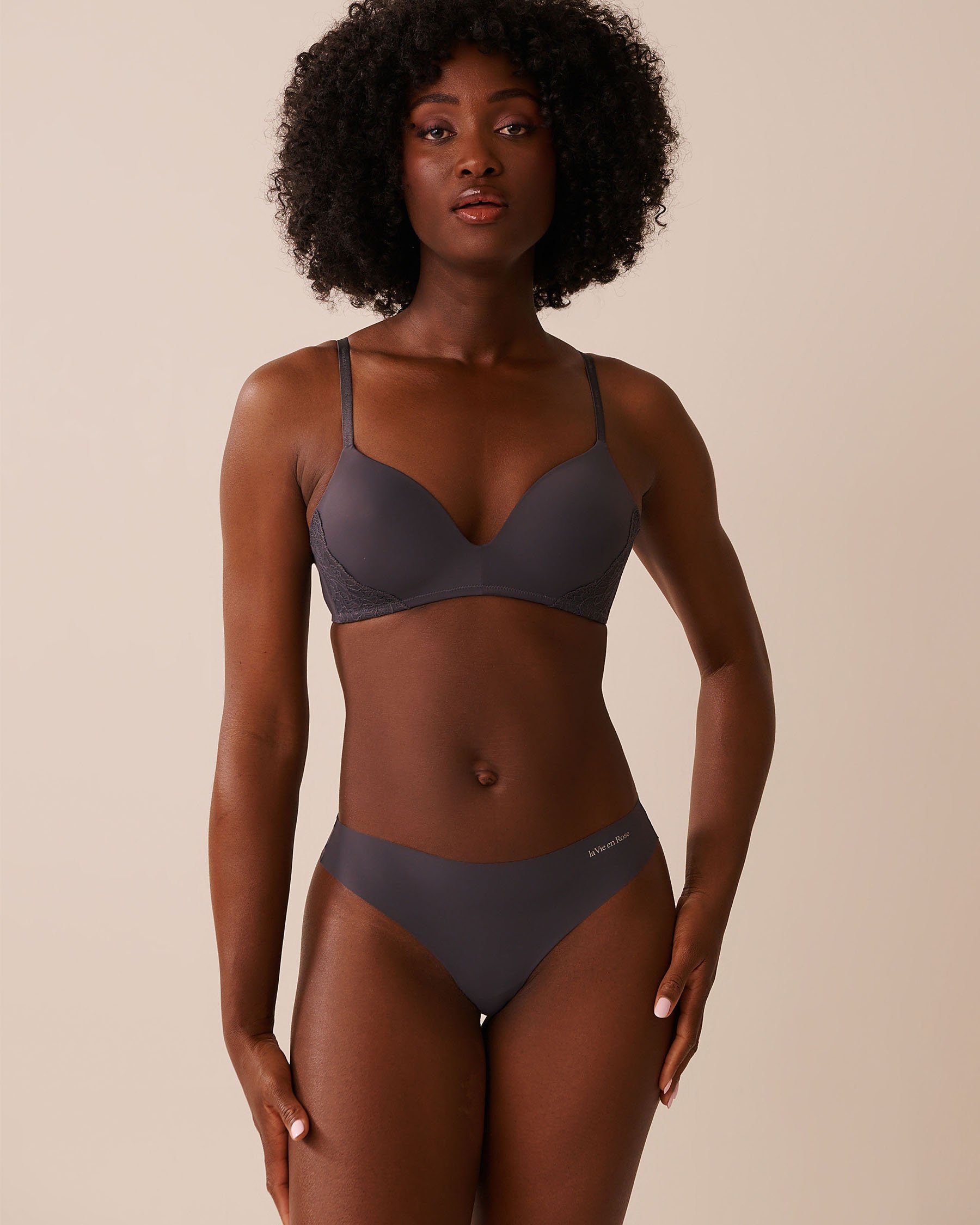 LA VIE EN ROSE Lightly Lined Wireless Bra Anthracite 10200509 - View1