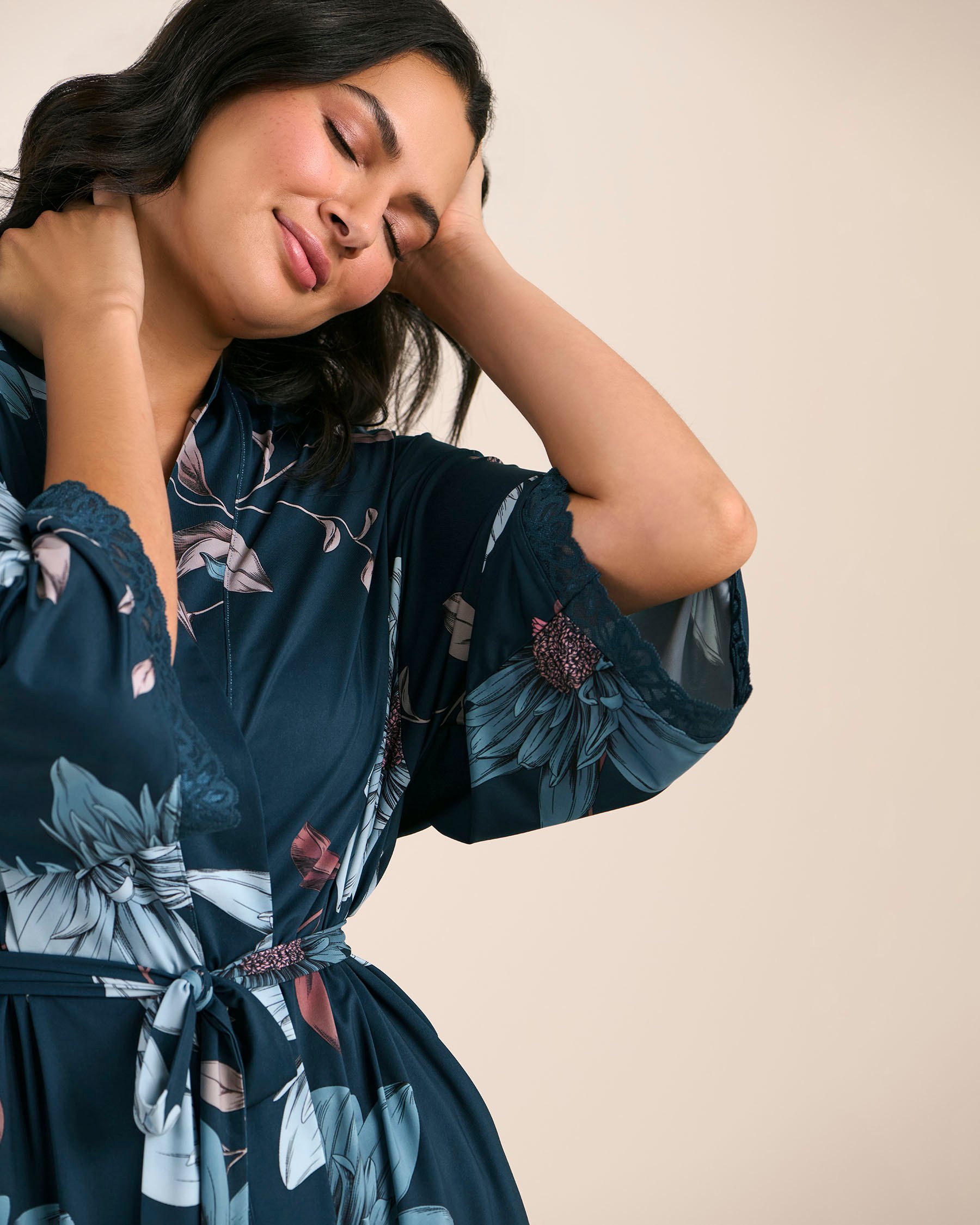 LA VIE EN ROSE Recycled Fibers Chrysanthemum Print Lace Trim Kimono Blue Chrysanthemum 60600104 - View1