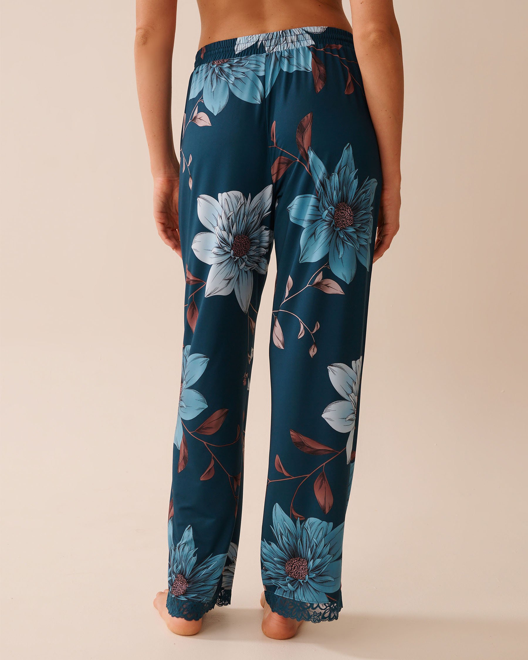 LA VIE EN ROSE Recycled Fibers Chrysanthemum Print Lace Trim Pants Blue Chrysanthemum 60200149 - View2