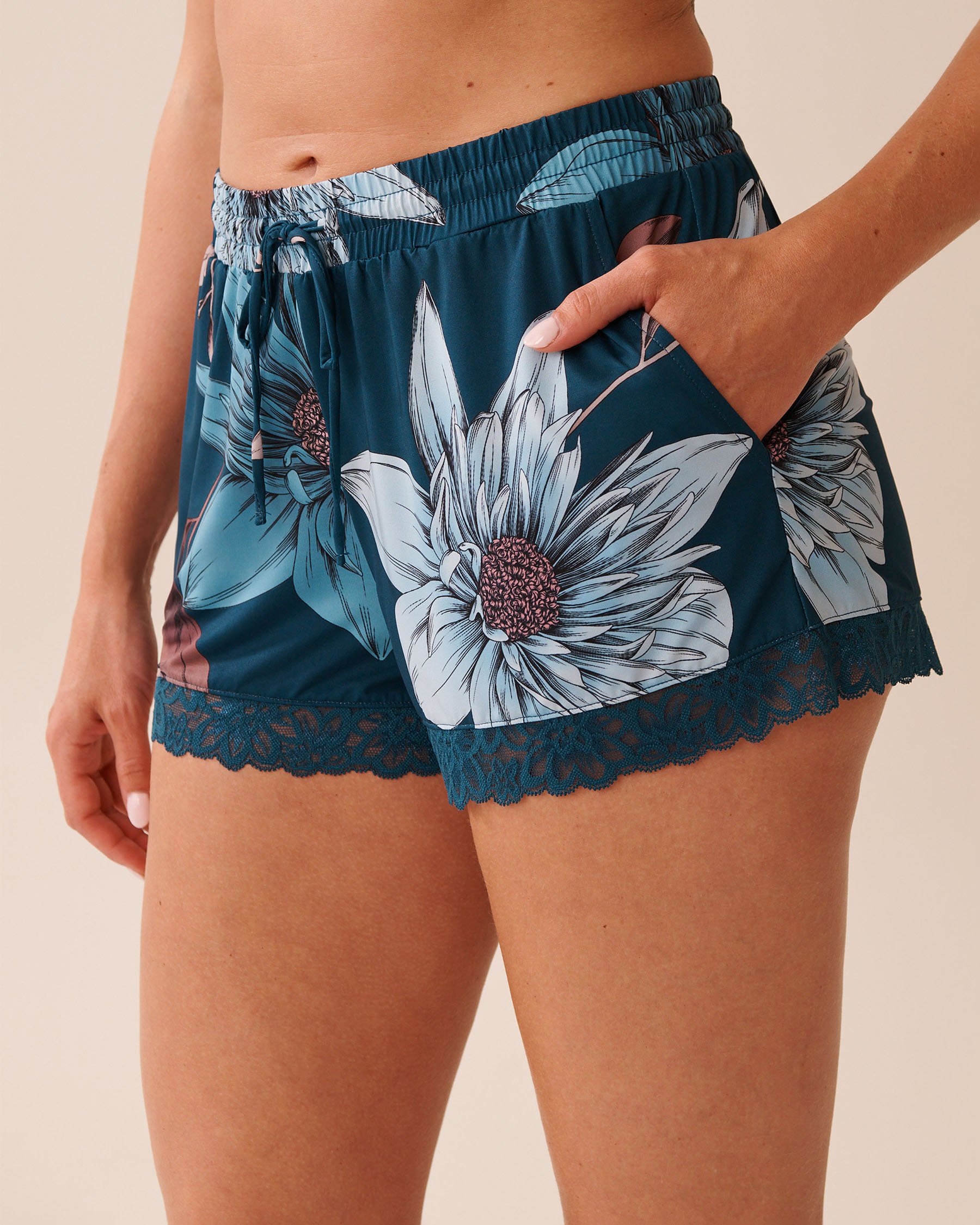LA VIE EN ROSE Recycled Fibers Chrysanthemum Print Lace Trim Shorts Blue Chrysanthemum 60200148 - View1