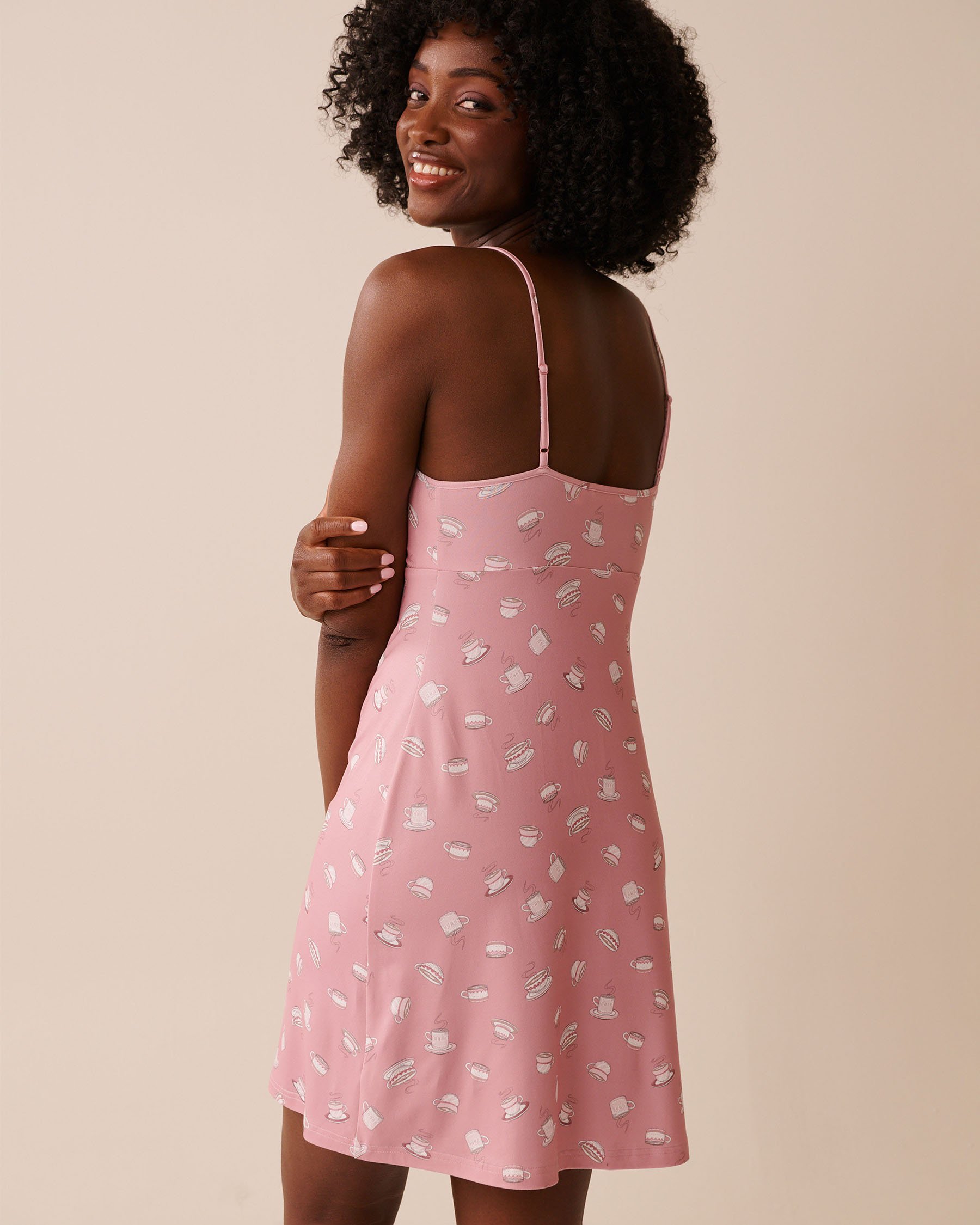 LA VIE EN ROSE Coffee Cup Print Super Soft Nightie Pink/Coffee Cups 40500450 - View2