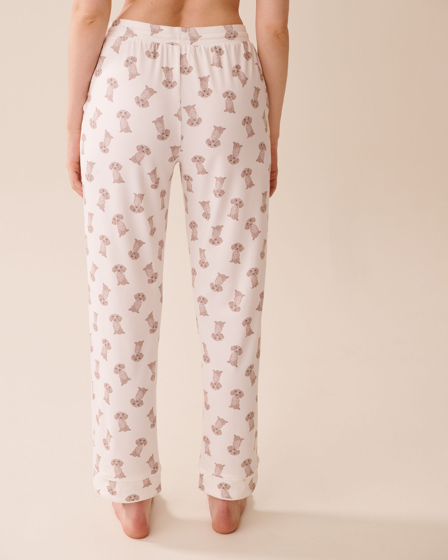 LA VIE EN ROSE Dachshund Print Super Soft Pajama Pants White/Dachshunds 40200763 - View2
