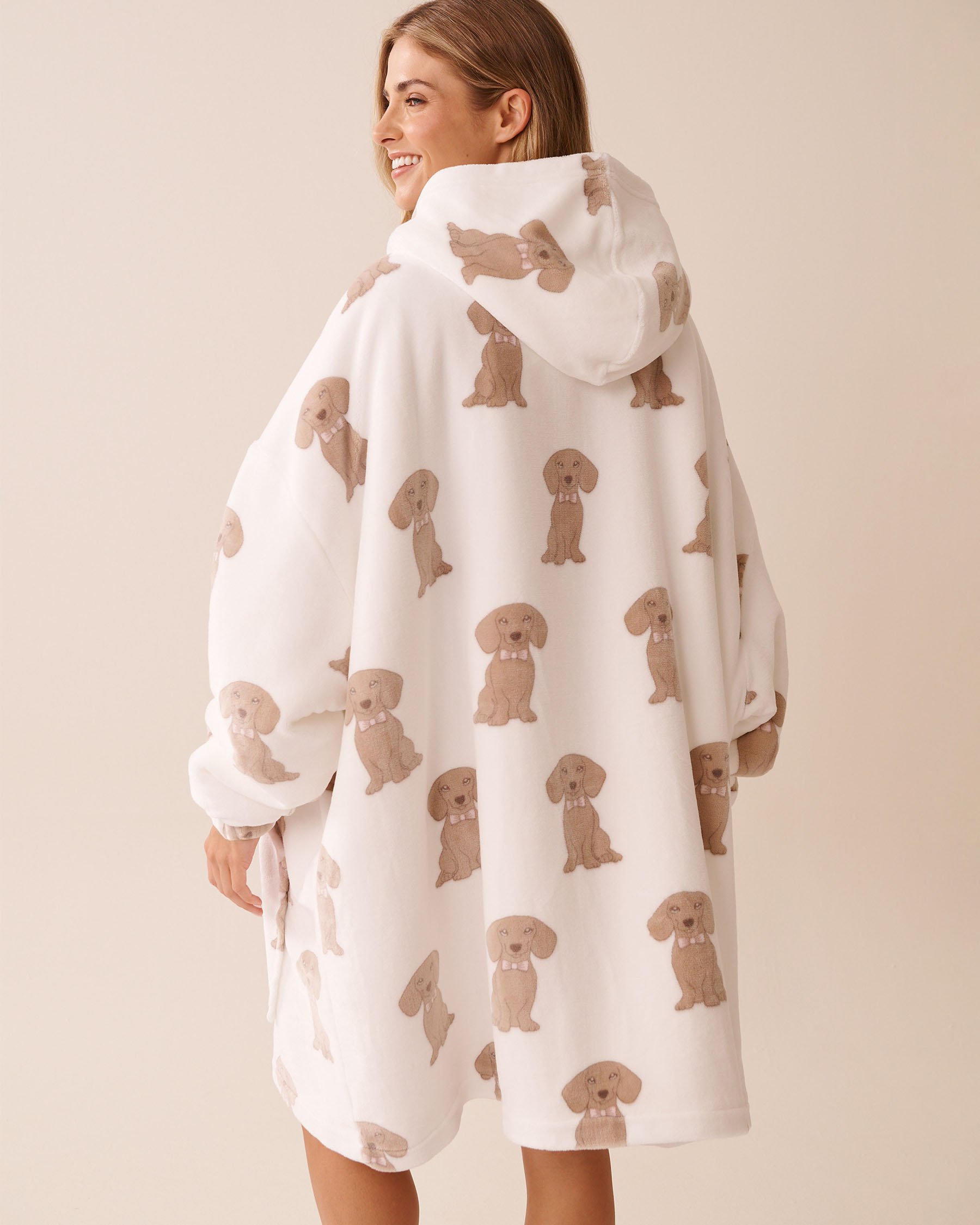 LA VIE EN ROSE Dachshund Soft Plush Oversized Hoodie White/Dachshunds 40700418 - View2