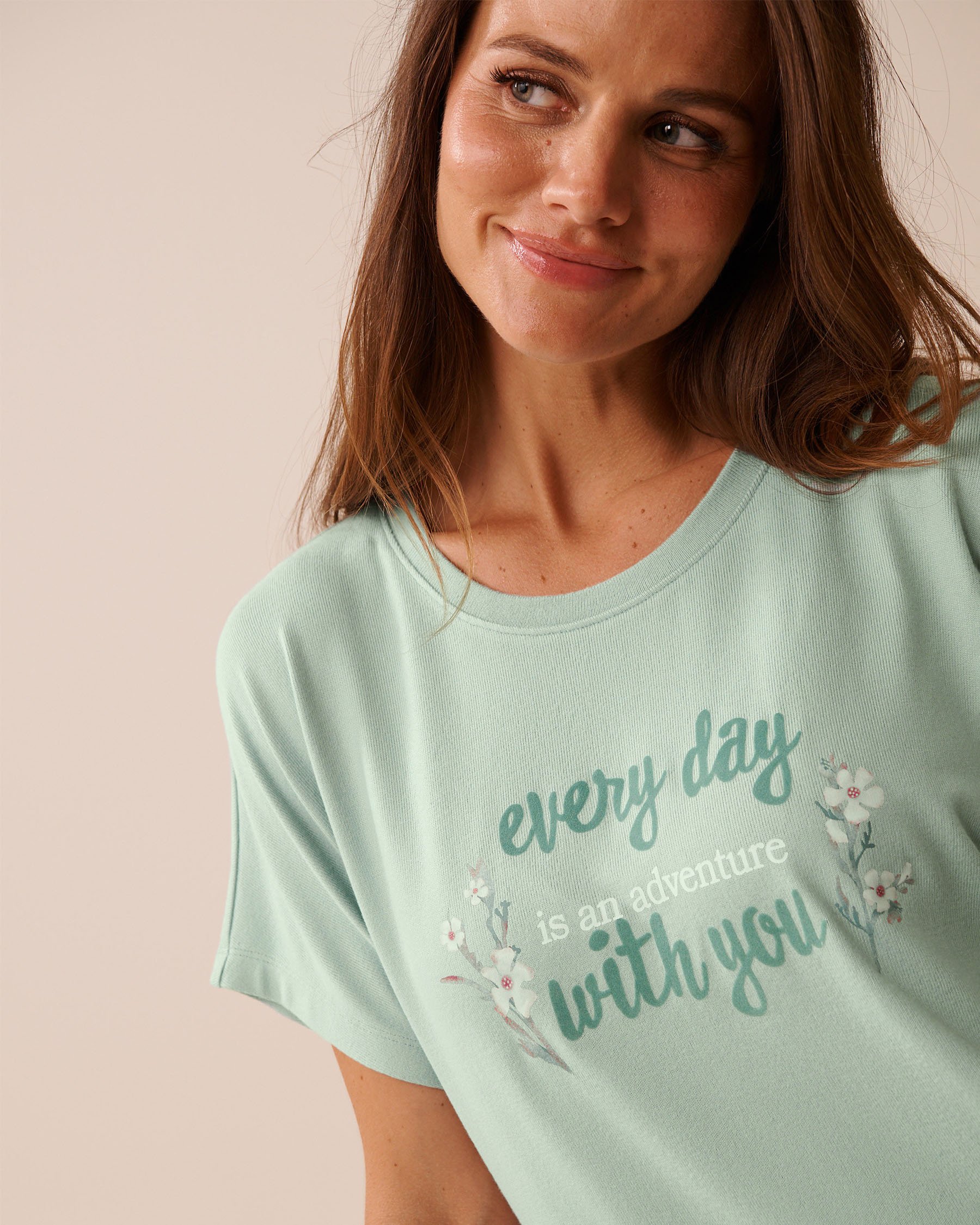 LA VIE EN ROSE Floral Print Recycled Fibers Crew Neck T-shirt Sage Green 40100775 - View3