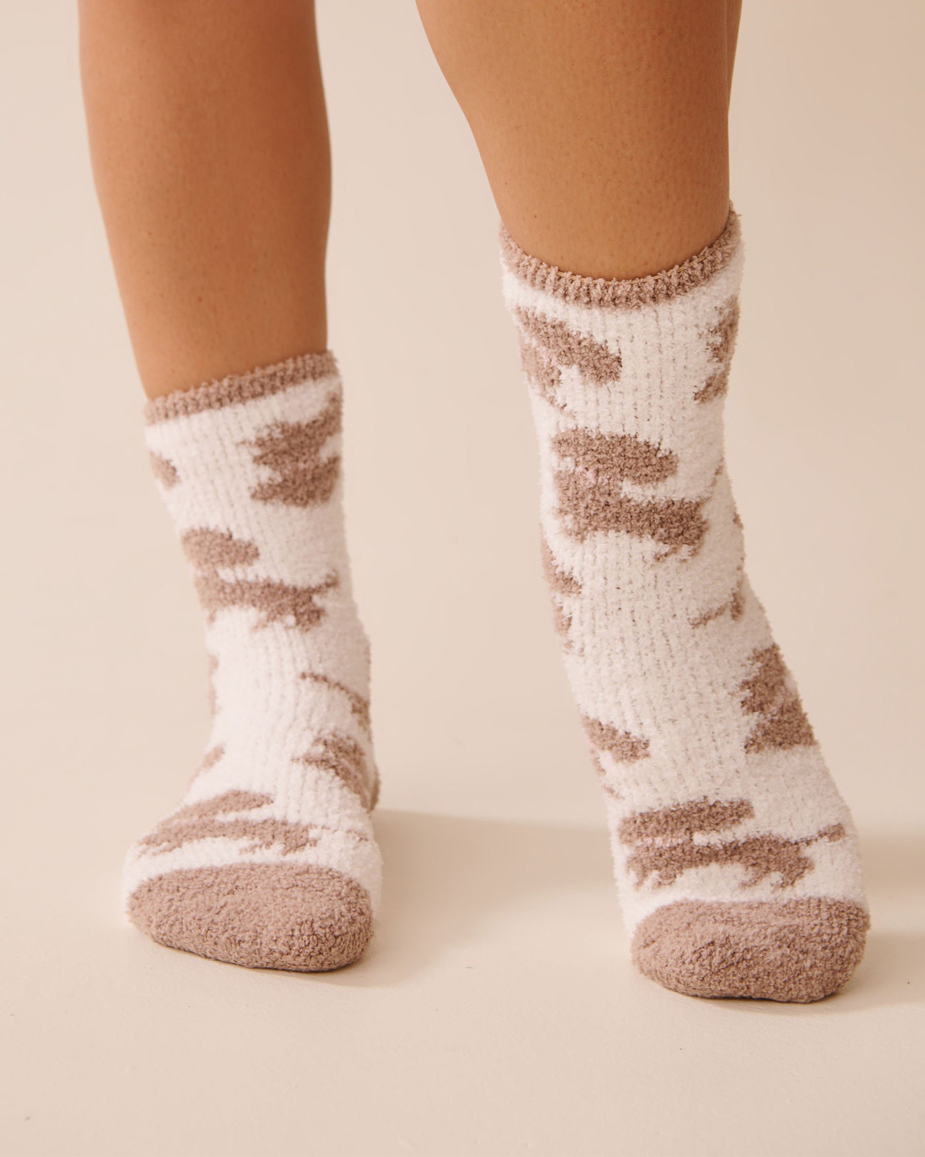 LA VIE EN ROSE Plush Dachshund Socks White/Dachshunds 40700417 - View4