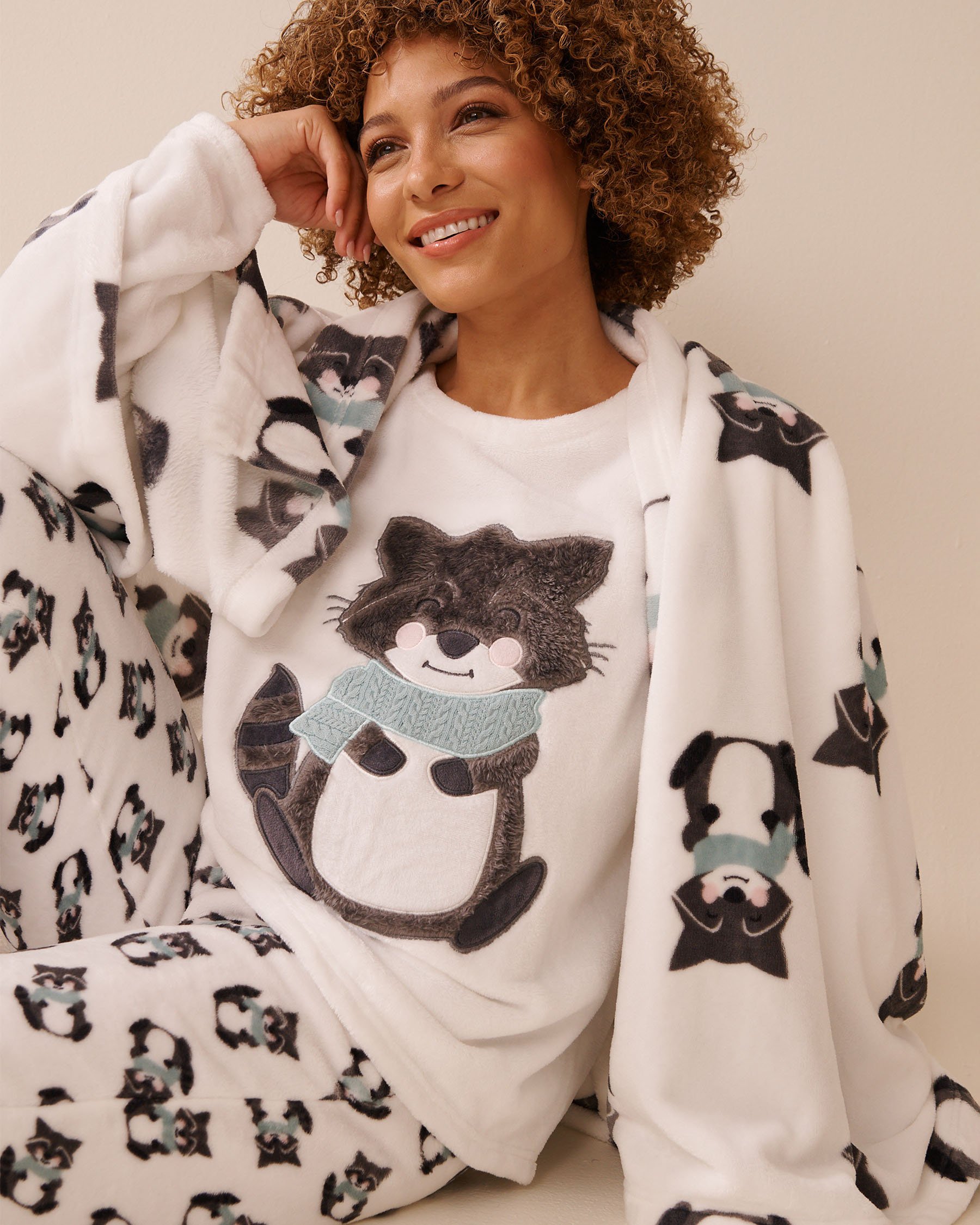 LA VIE EN ROSE Couverture en peluche douce imprimé raton laveur Blanc/Ratons laveurs 40700415 - View2