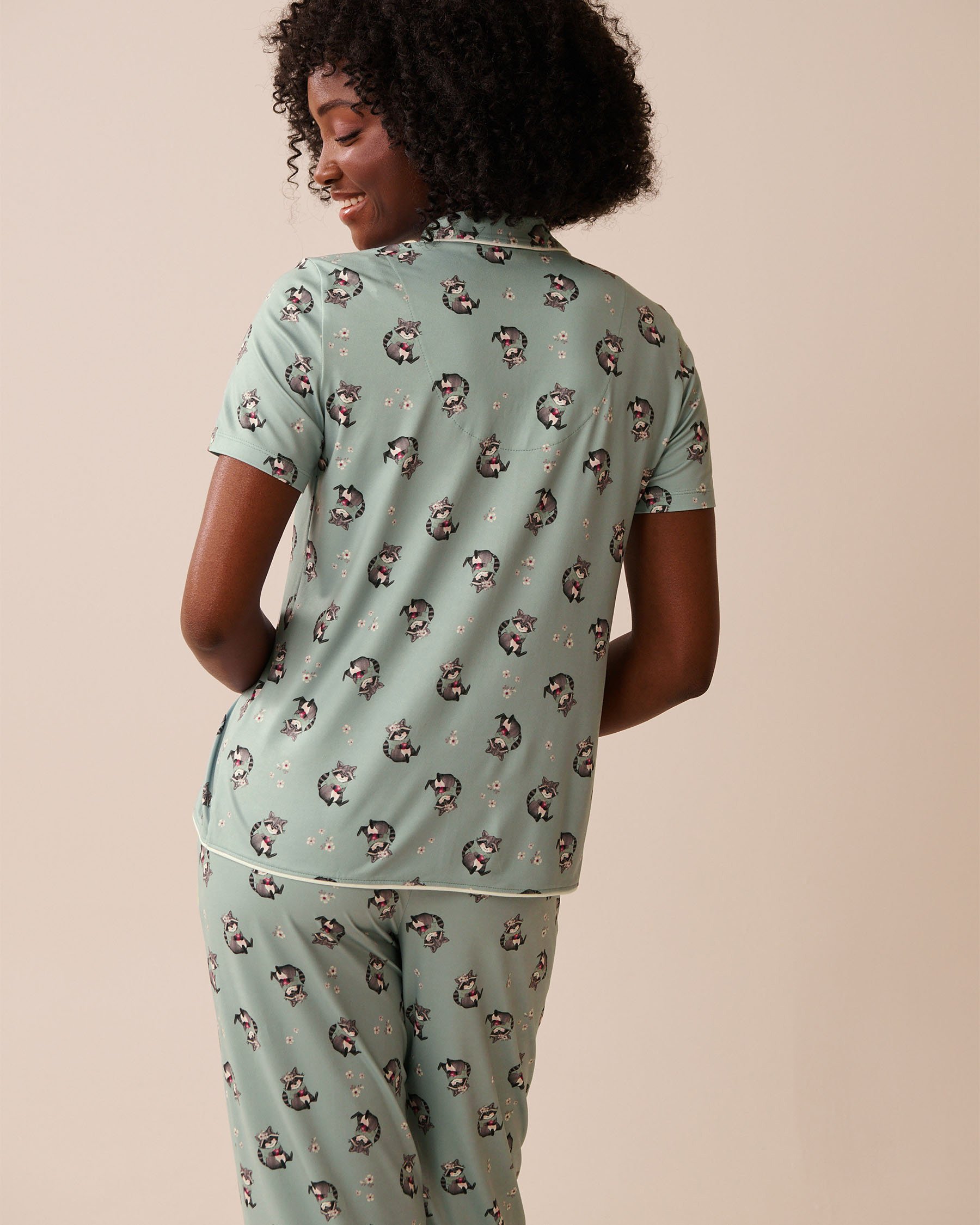 LA VIE EN ROSE Raccoon Print Super Soft Button-down Shirt Green/Raccoons 40100774 - View2