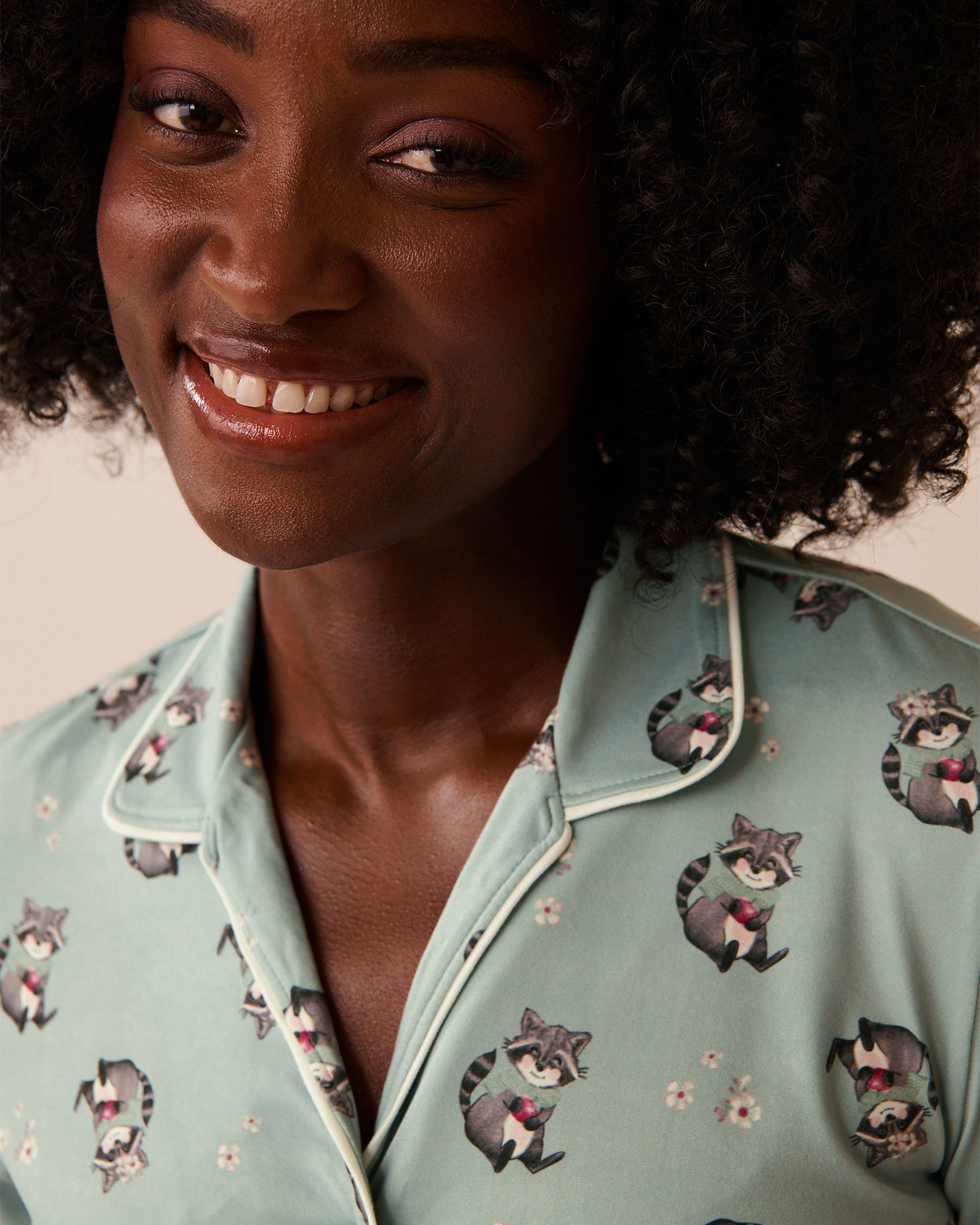 LA VIE EN ROSE Raccoon Print Super Soft Button-down Shirt Green/Raccoons 40100774 - View3