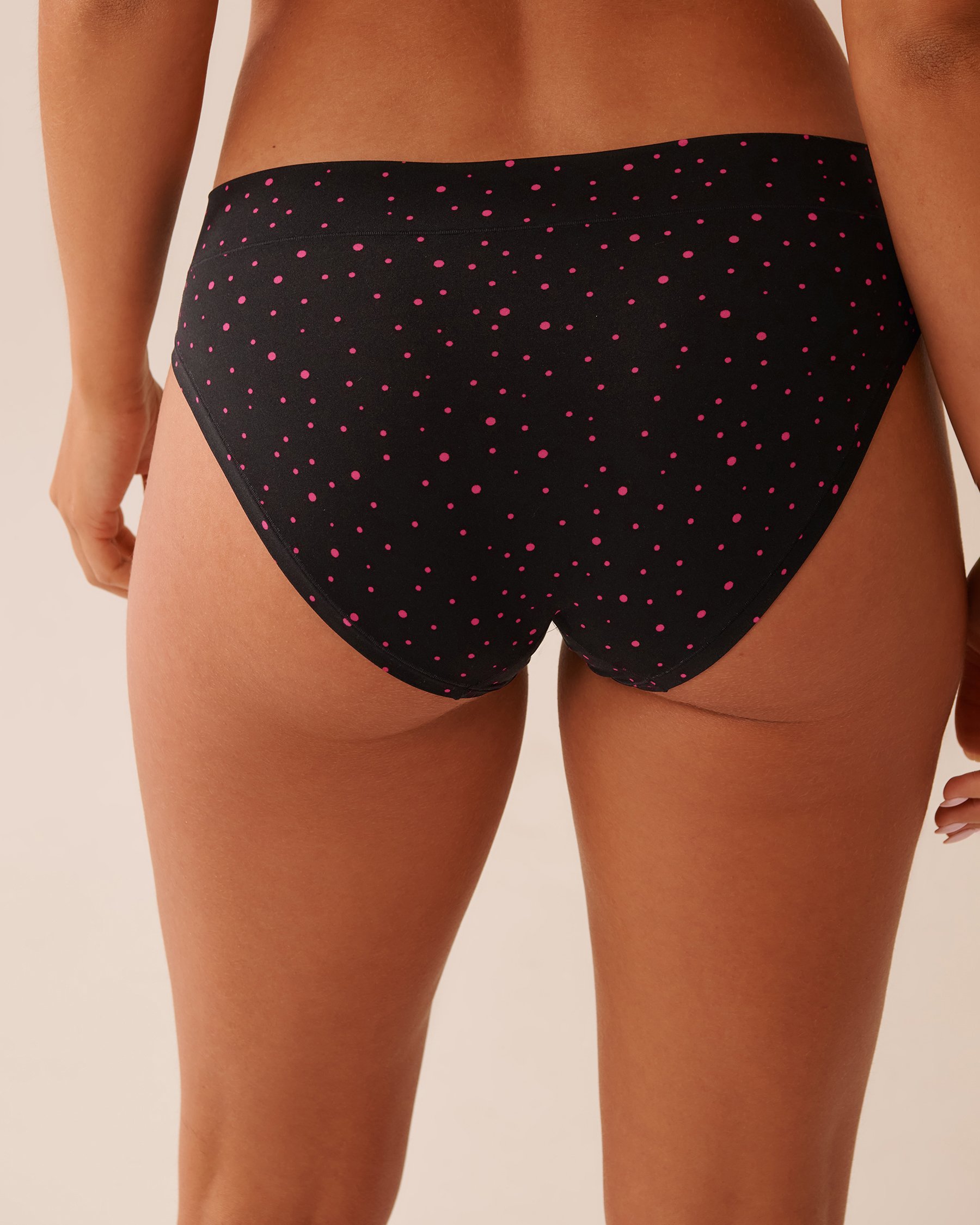 LA VIE EN ROSE Perfect Fit Bikini Panty Black & Pink Polka Dots 20200697 - View2