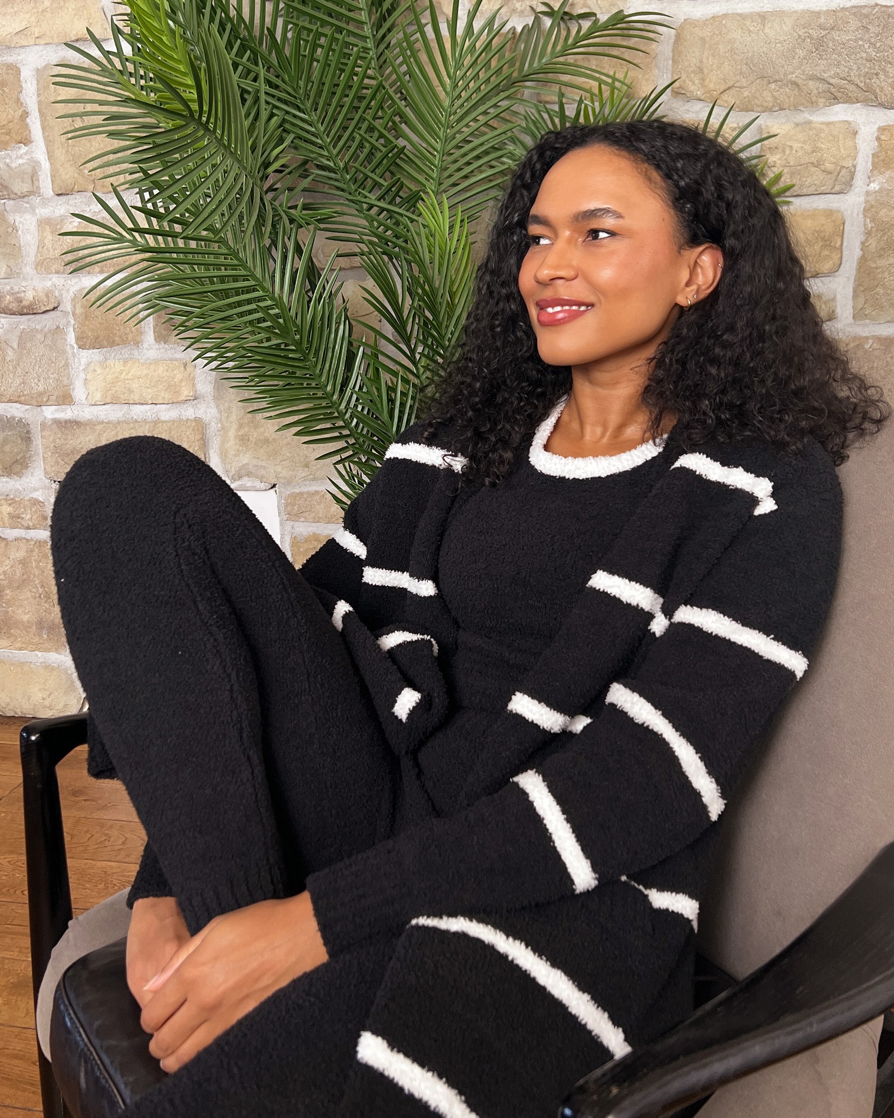 LA VIE EN ROSE Chenille Long Cardigan Black & White Stripes 50500016 - View5