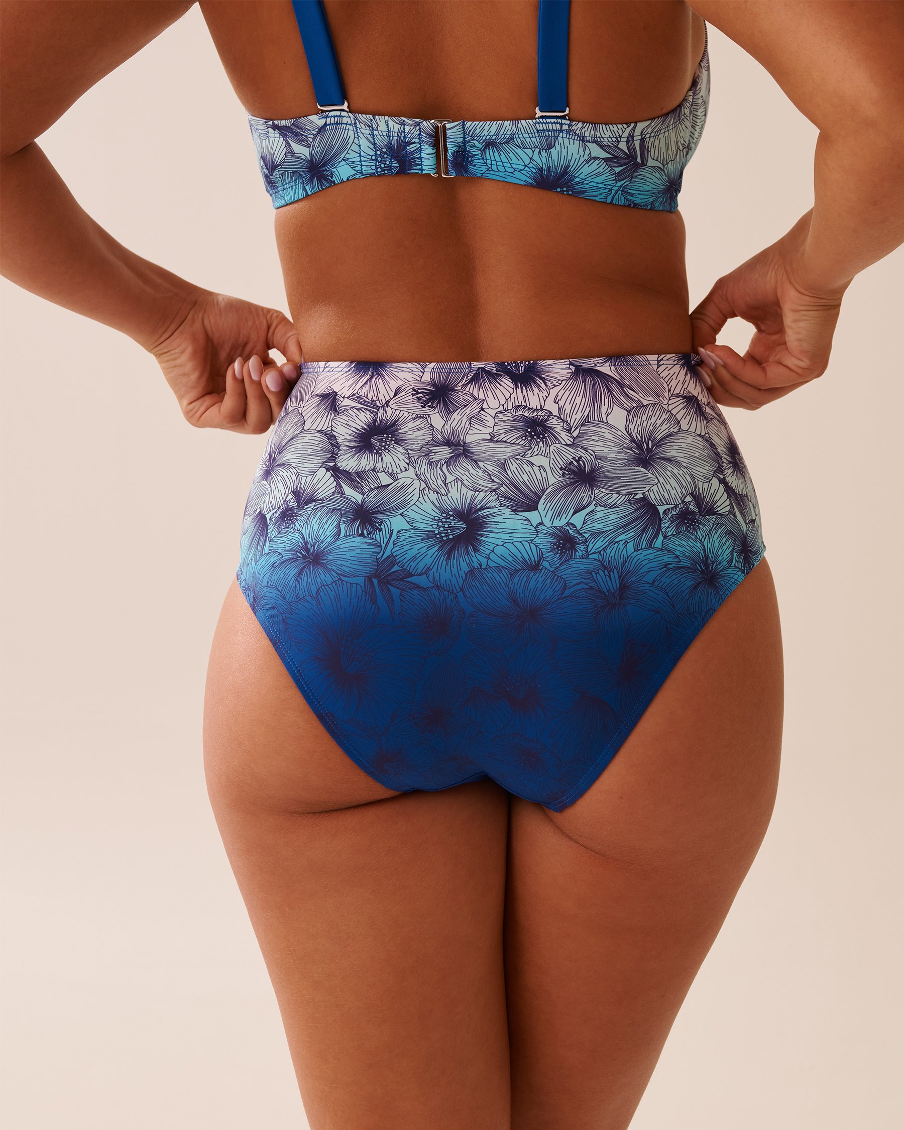 LA VIE EN ROSE AQUA HIBISCUS FADE High Waist Bikini Bottom Hibiscus Fade 70300778 - View2