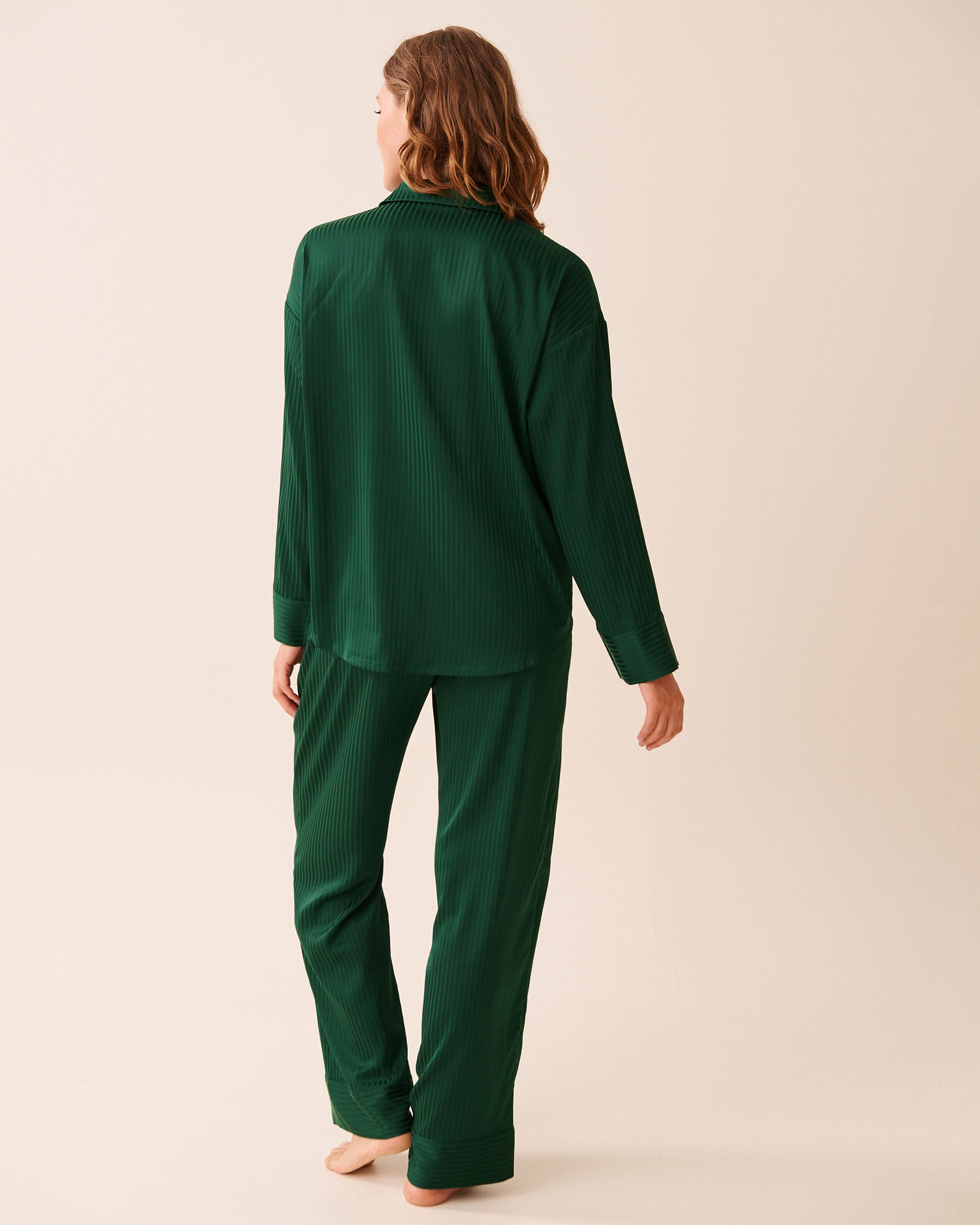 LA VIE EN ROSE Jacquard Stripe Satin Pajama Set Fir Green 60400064 - View2