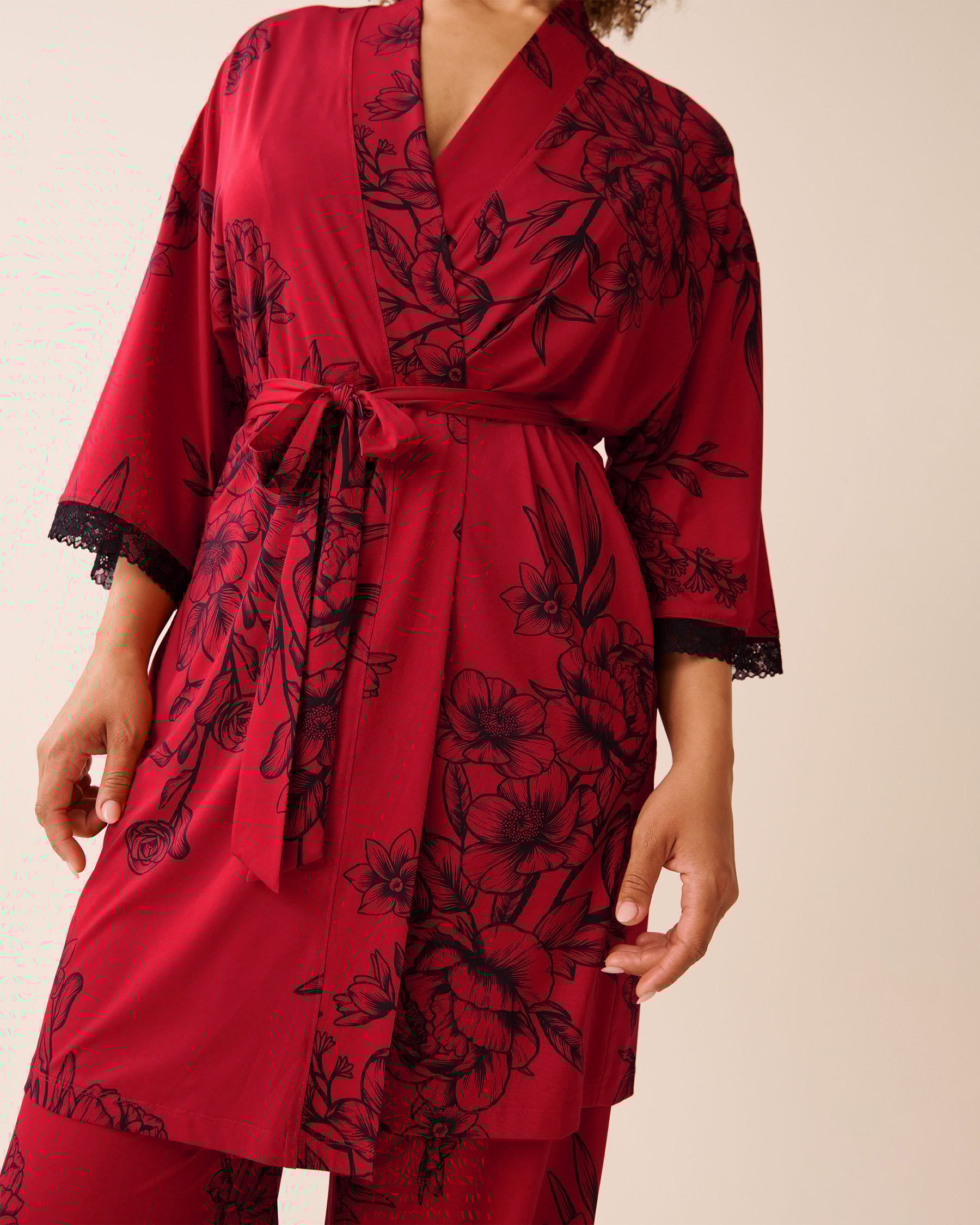 LA VIE EN ROSE Crimson Bloom Recycled Fibers Lace Trim Kimono Crimson Bloom 60600109 - View7