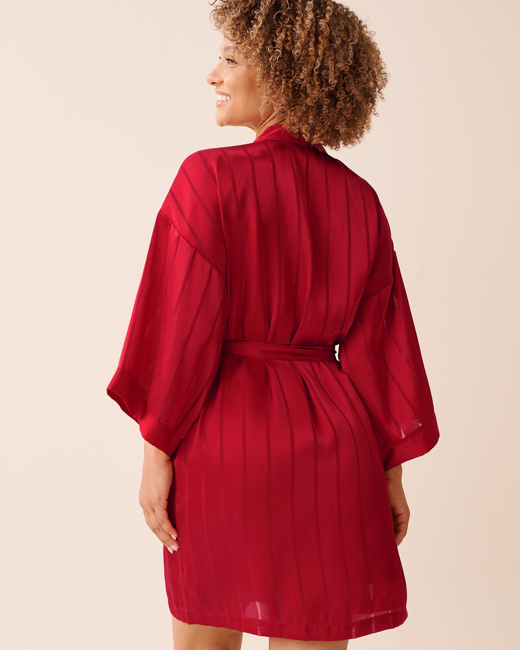 LA VIE EN ROSE Shadow Stripe Satin Kimono Merry Red 60600110 - View3