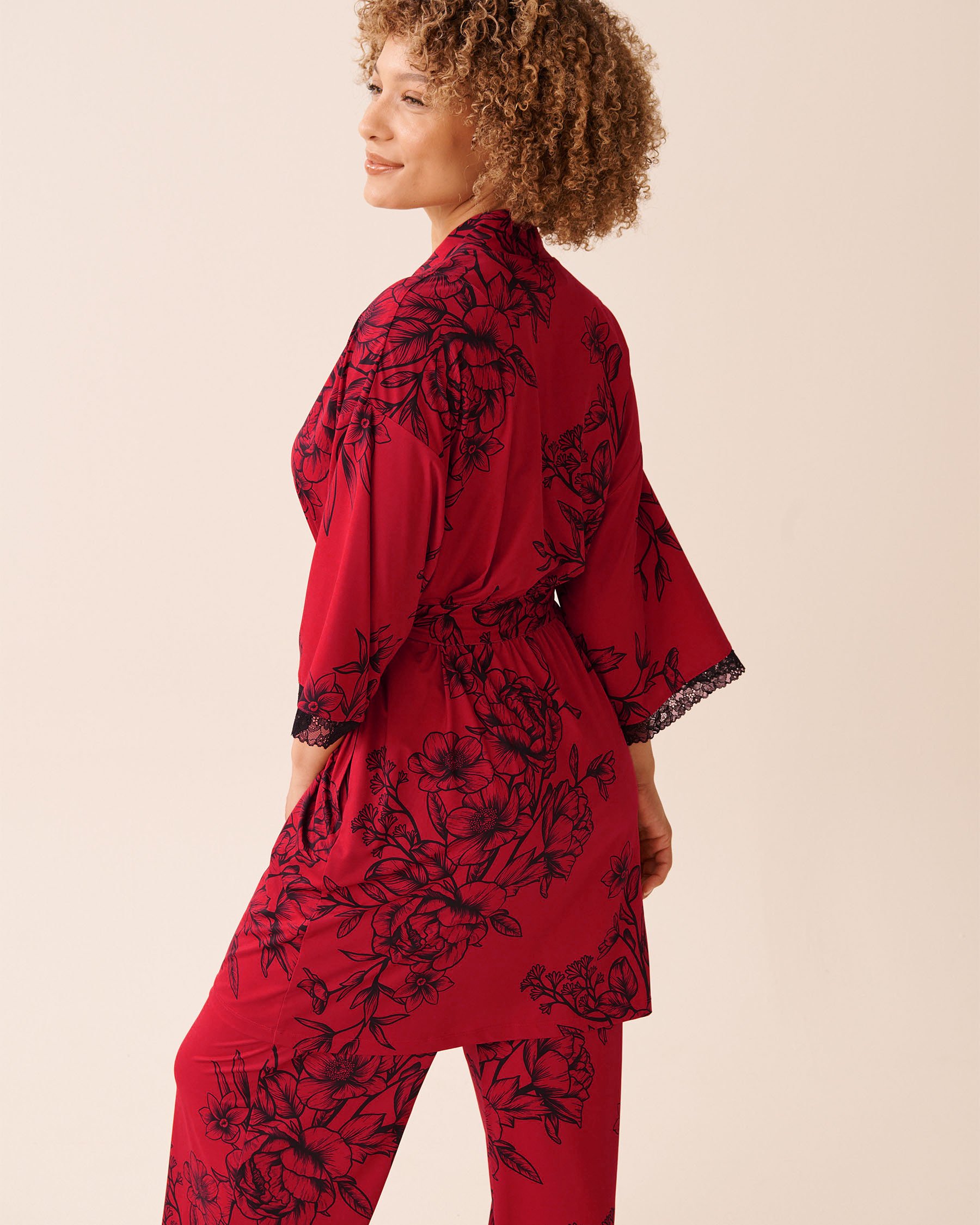 LA VIE EN ROSE Crimson Bloom Recycled Fibers Lace Trim Kimono Crimson Bloom 60600109 - View6