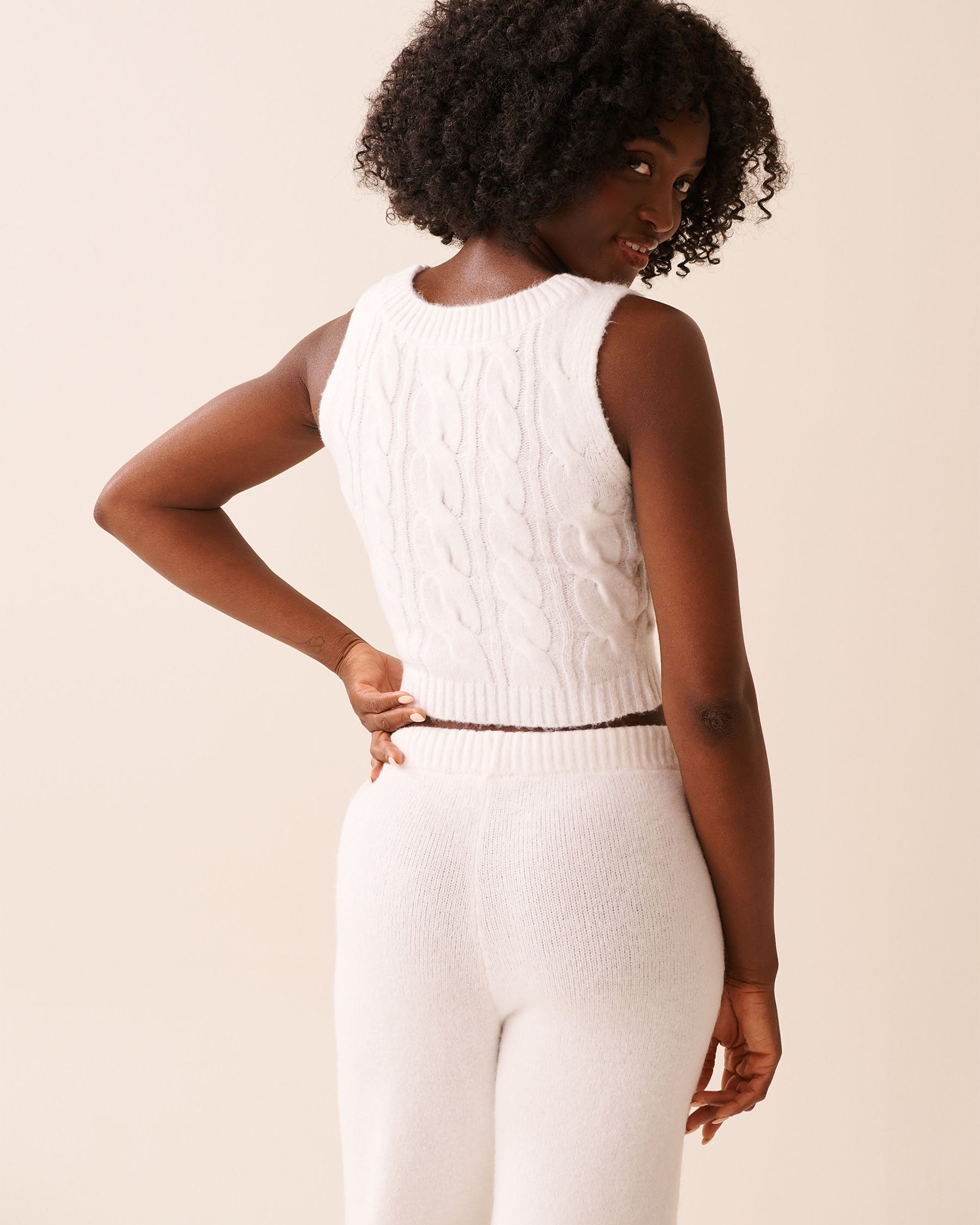 LA VIE EN ROSE Cable-Knit Crop Cami White 50100118 - View2