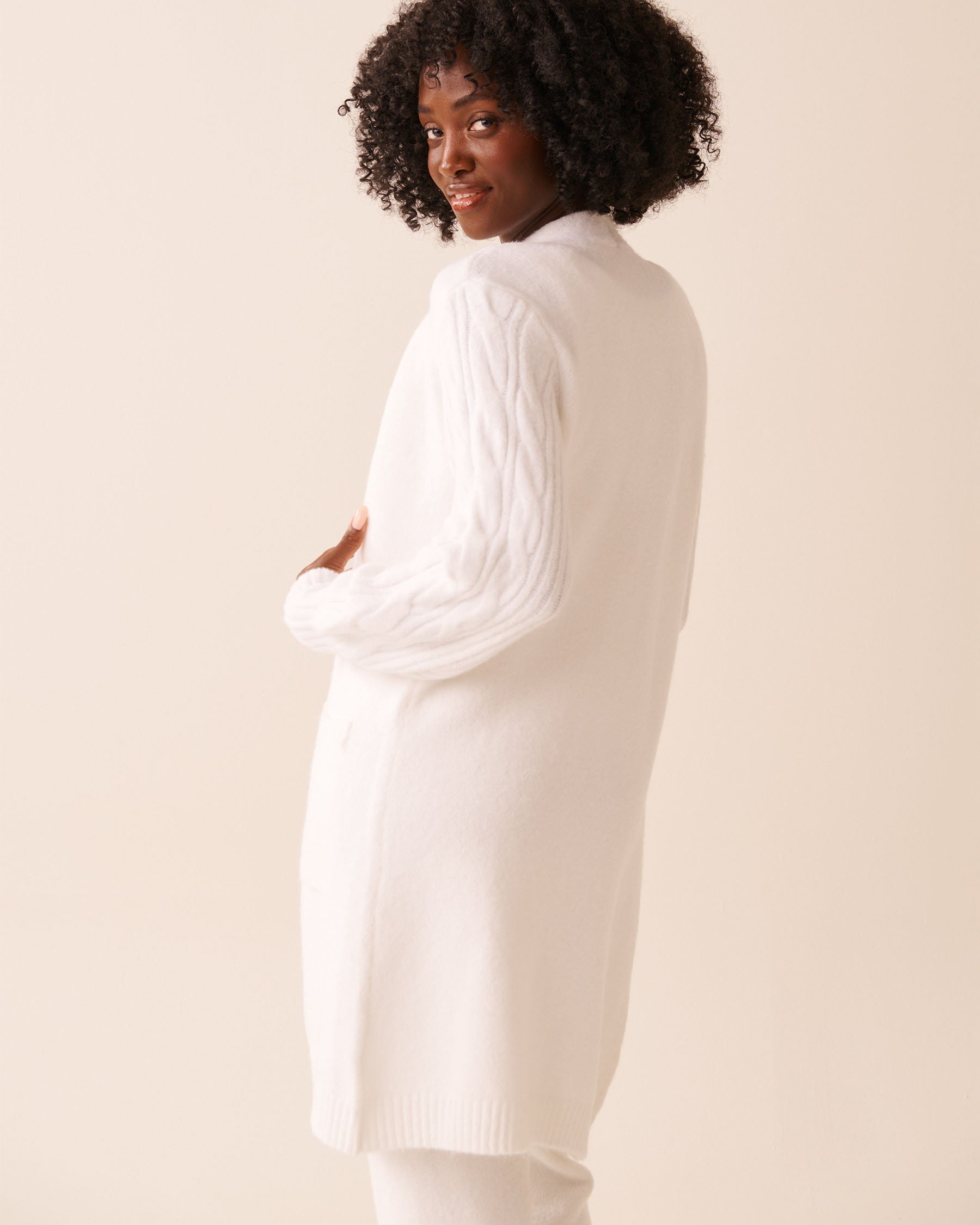 LA VIE EN ROSE Cable Sleeve Knit Long Cardigan White 50500017 - View5