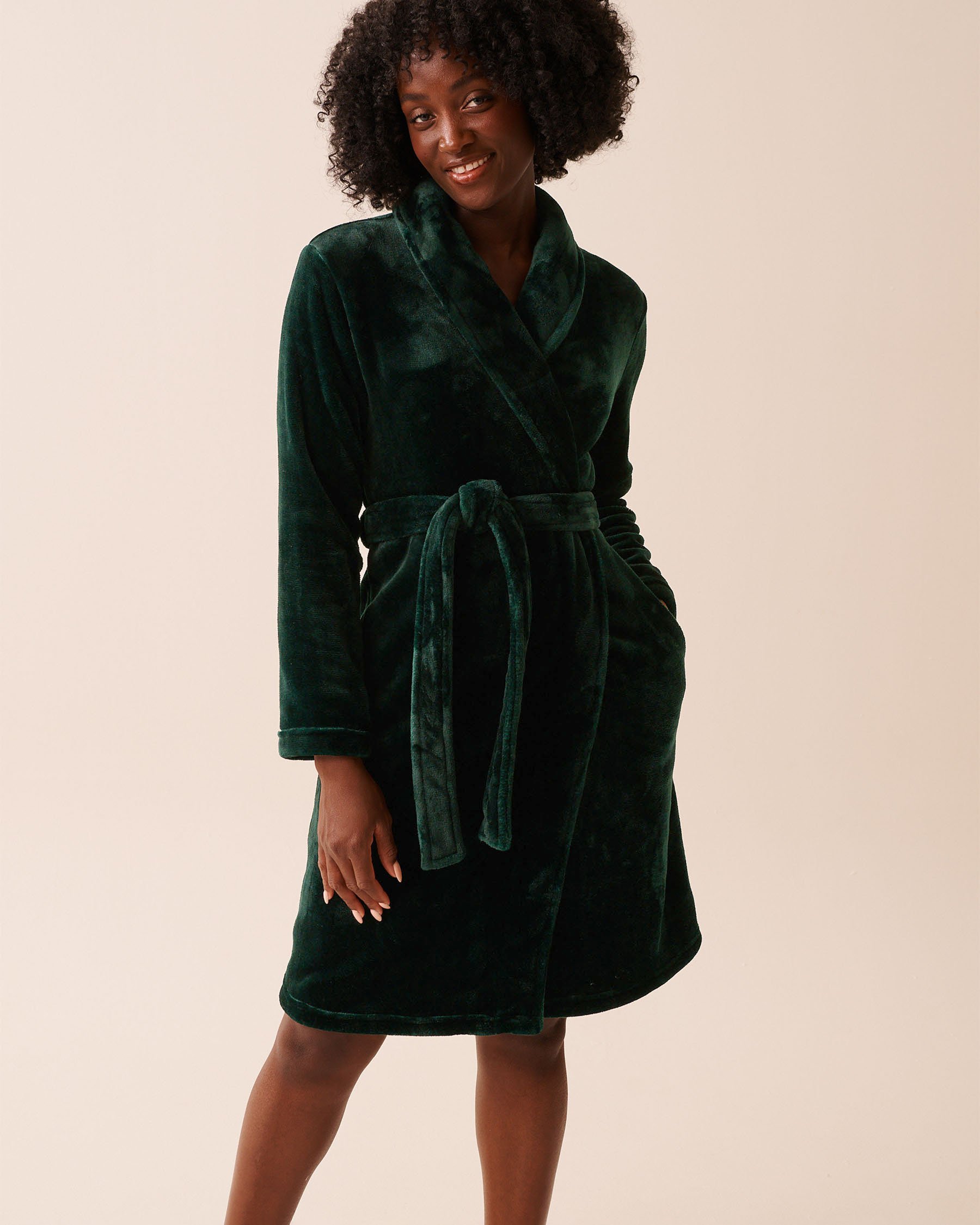 LA VIE EN ROSE Soft Plush Robe Fir Green 40600222 - View2