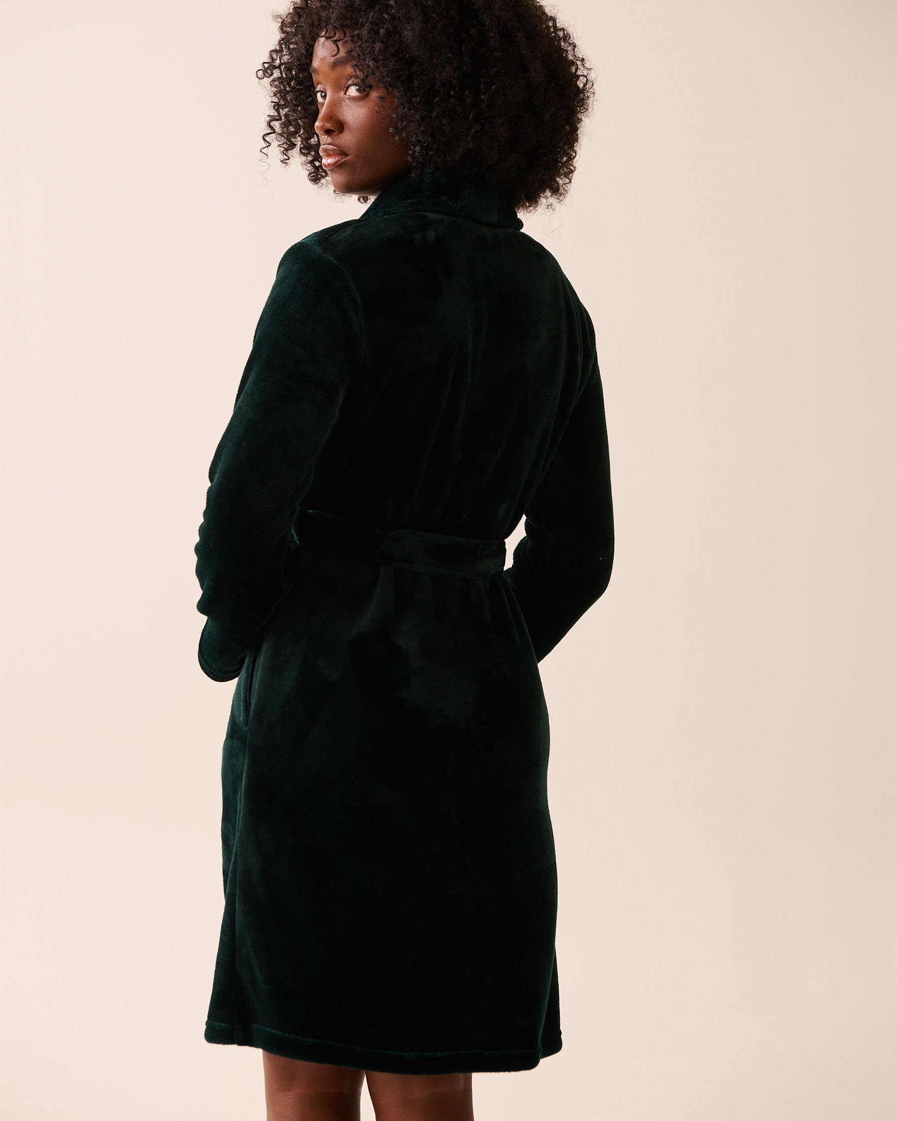 LA VIE EN ROSE Robe de chambre en peluche douce Vert sapin 40600222 - Voir3