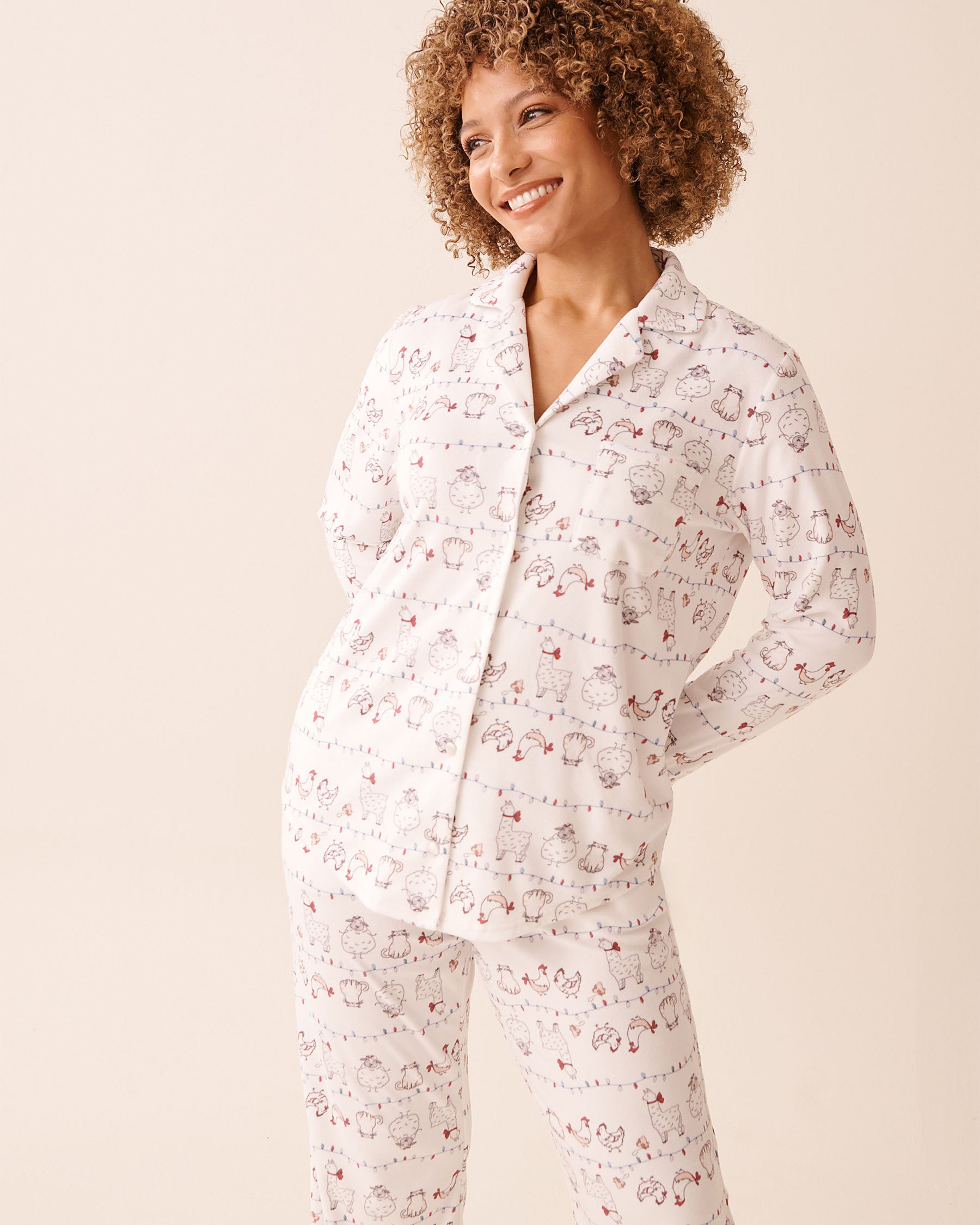 LA VIE EN ROSE Farm Friends Print Soft Velour Button-down Shirt White/Farm Animals 40100799 - View1